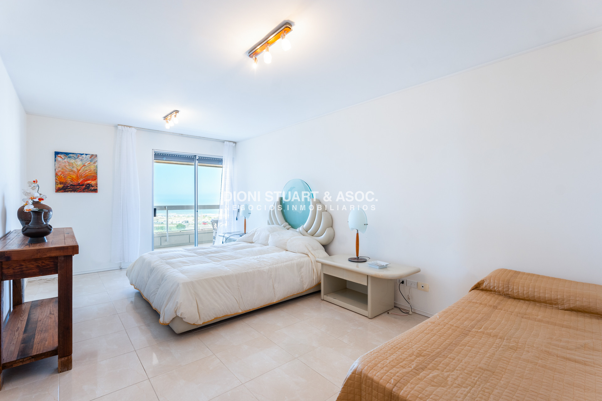 Apartamento ID.921 - DEPARTAMENTO EN ALQUILER ANUAL O DE TEMPORADA - 4 DORMITORIOS Y DEPENDENCIA - CON PARRILLERO - EDIFICIO EL TORREON - PLAYA MANSA
