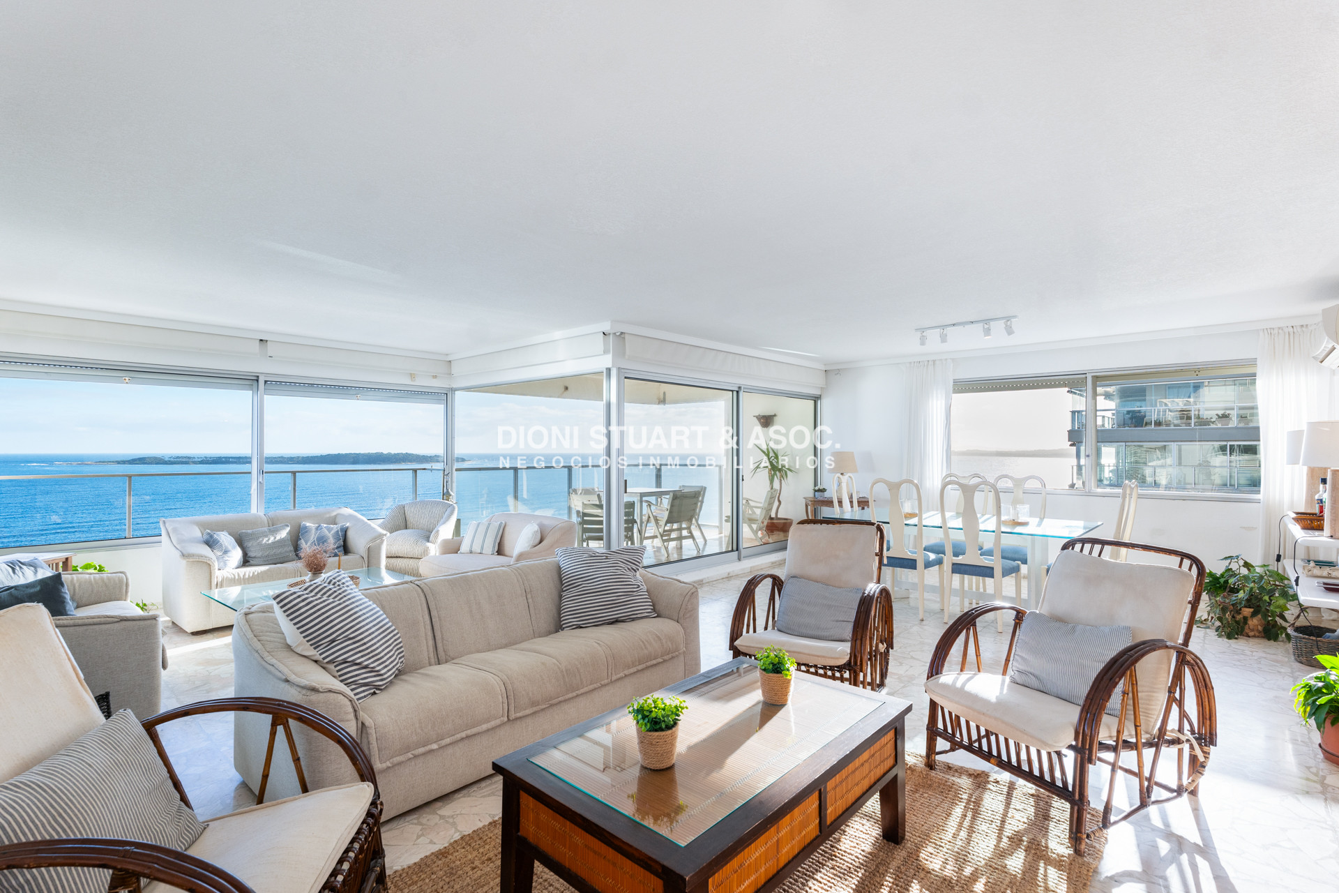 Apartamento ID.978 - APARTAMENTO EN VENTA EN EDIFICIO IMARANGATU - 3 DORM + DEP. CON PARRILLERO