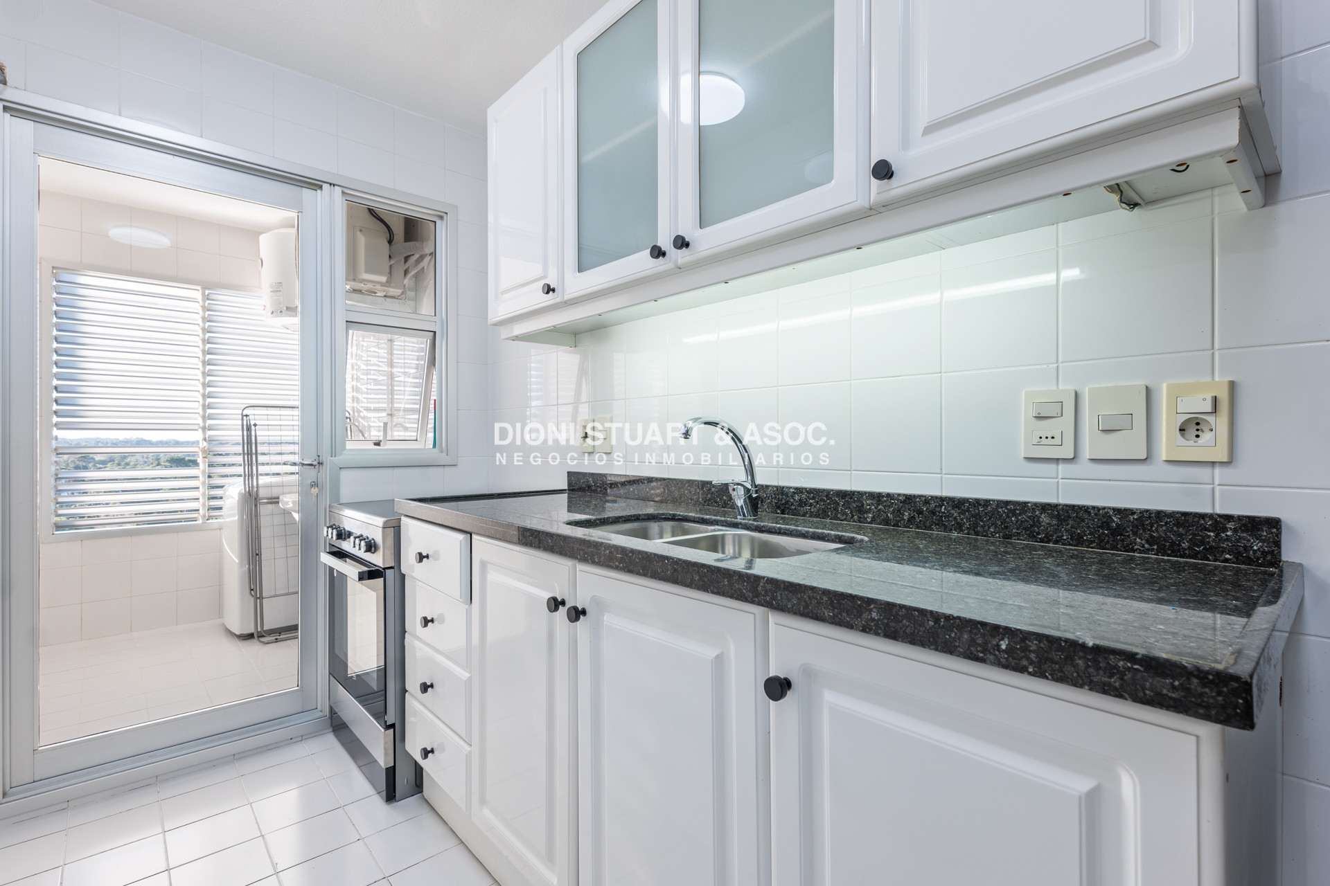 Apartamento ID.656 - Alquiler Anual -  2 Dormitorios - Sol y Amenities - Complejo Lincoln Center