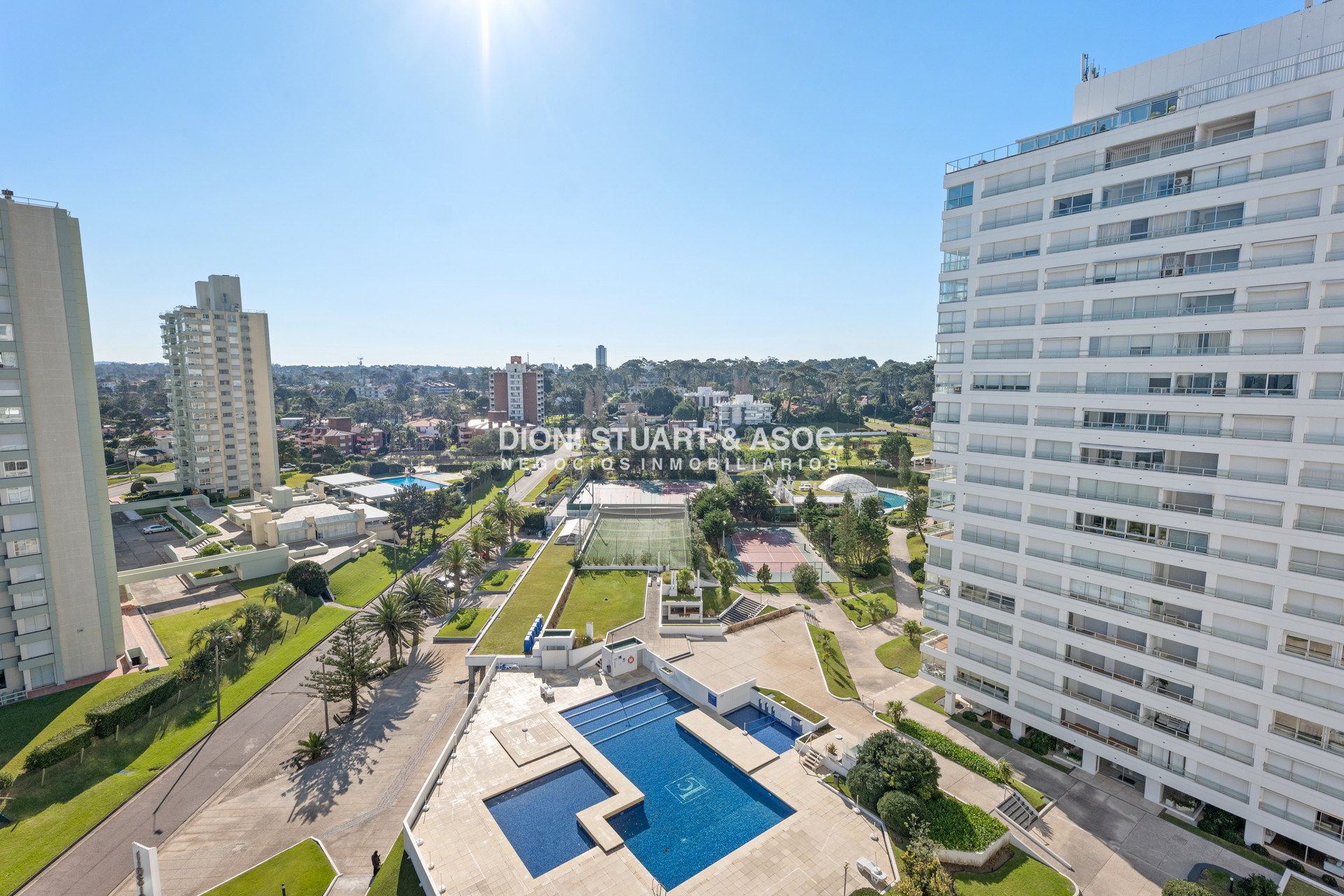 Apartamento ID.297 - APARTAMENTO EN ALQUILER DE 3 DORMITORIOS FRENTE AL MAR PLAYA MANSA TORRE WASHINGTON COMPLEJO LINCOLN CENTER