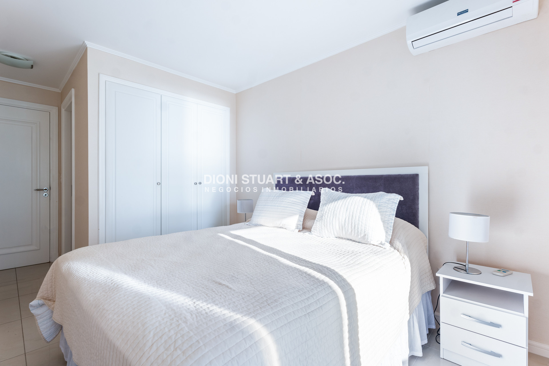 Apartamento ID.982 - APARTAMENTO EN IMPERIALE I EN VENTA - ESQUINERO - 3 DORMITORIOS EN SUITE + DEPENDENCIA