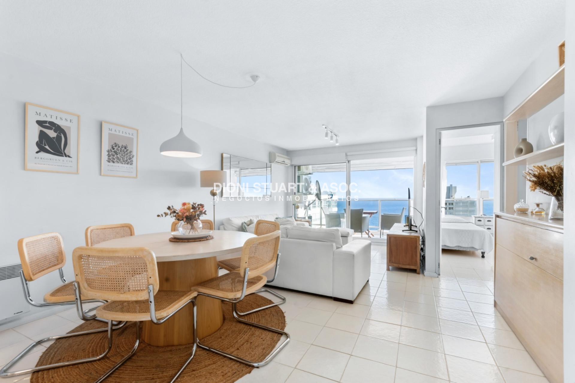Apartamento ID.323 - Apartamento En Alquiler De Temporada (2da Febrero y Carnaval Libre)- Mansa - 2 Dormitorios - Piscina y Servicio de Playa - Complejo Lincoln Center
