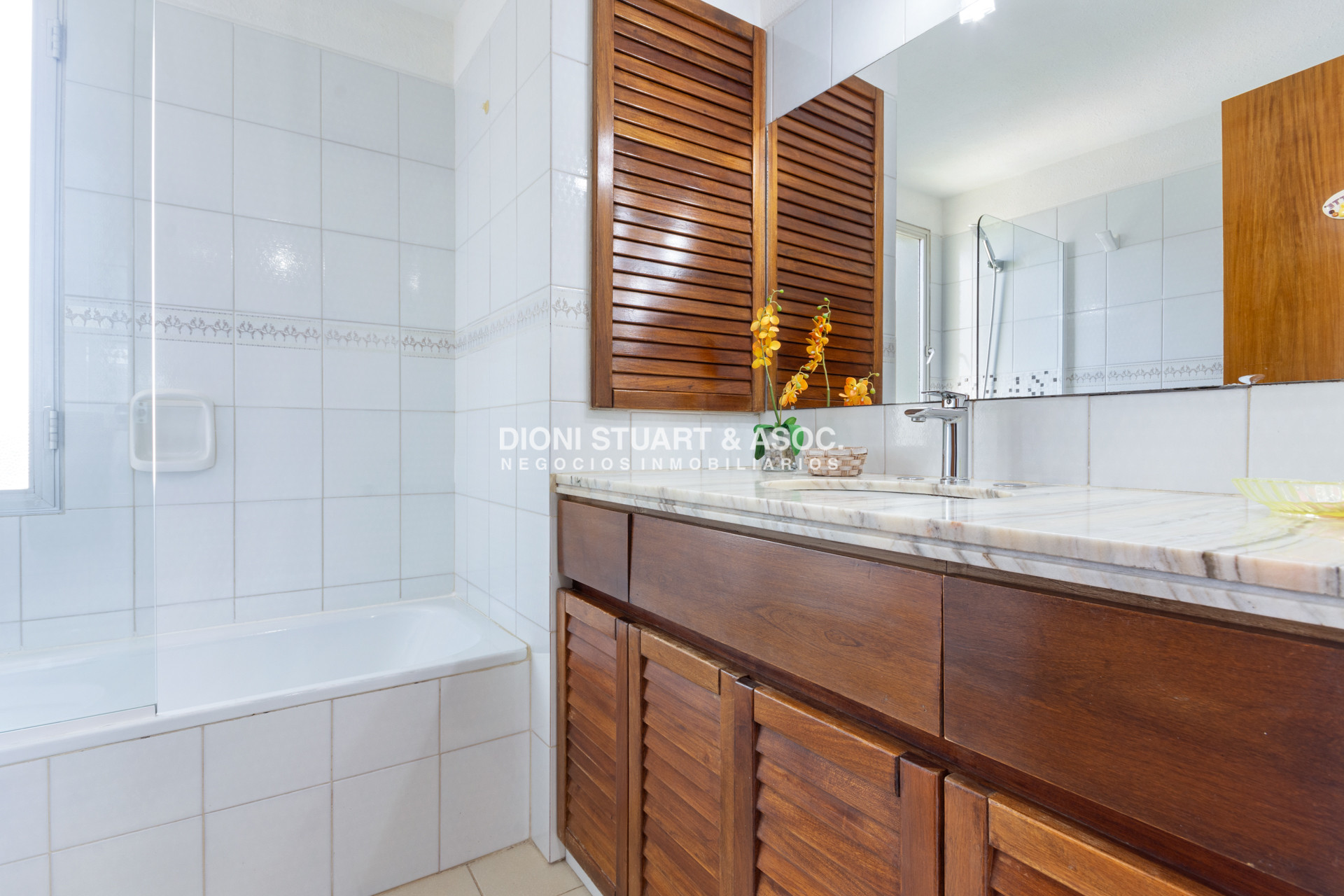 Apartamento ID.579 - Parquemar Roosevelt - Piso alto - 2 Dorm 