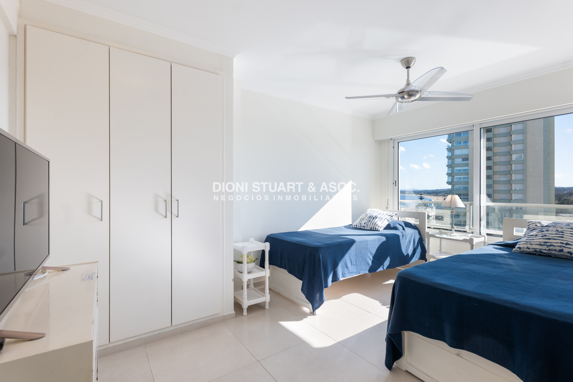 Apartamento ID.689 - TORRE WASHINGTON ESQUINERO 3 DORM RECICLADO