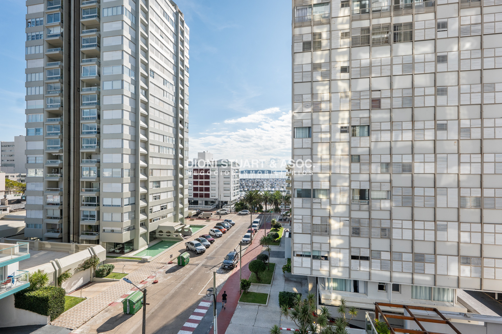 Apartamento ID.962 - APARTAMENTO EN VENTA 2 DORMITORIOS RECICLADO EN EDIFICIO VAN GOOGH - PENINSULA PUNTA DEL ESTE