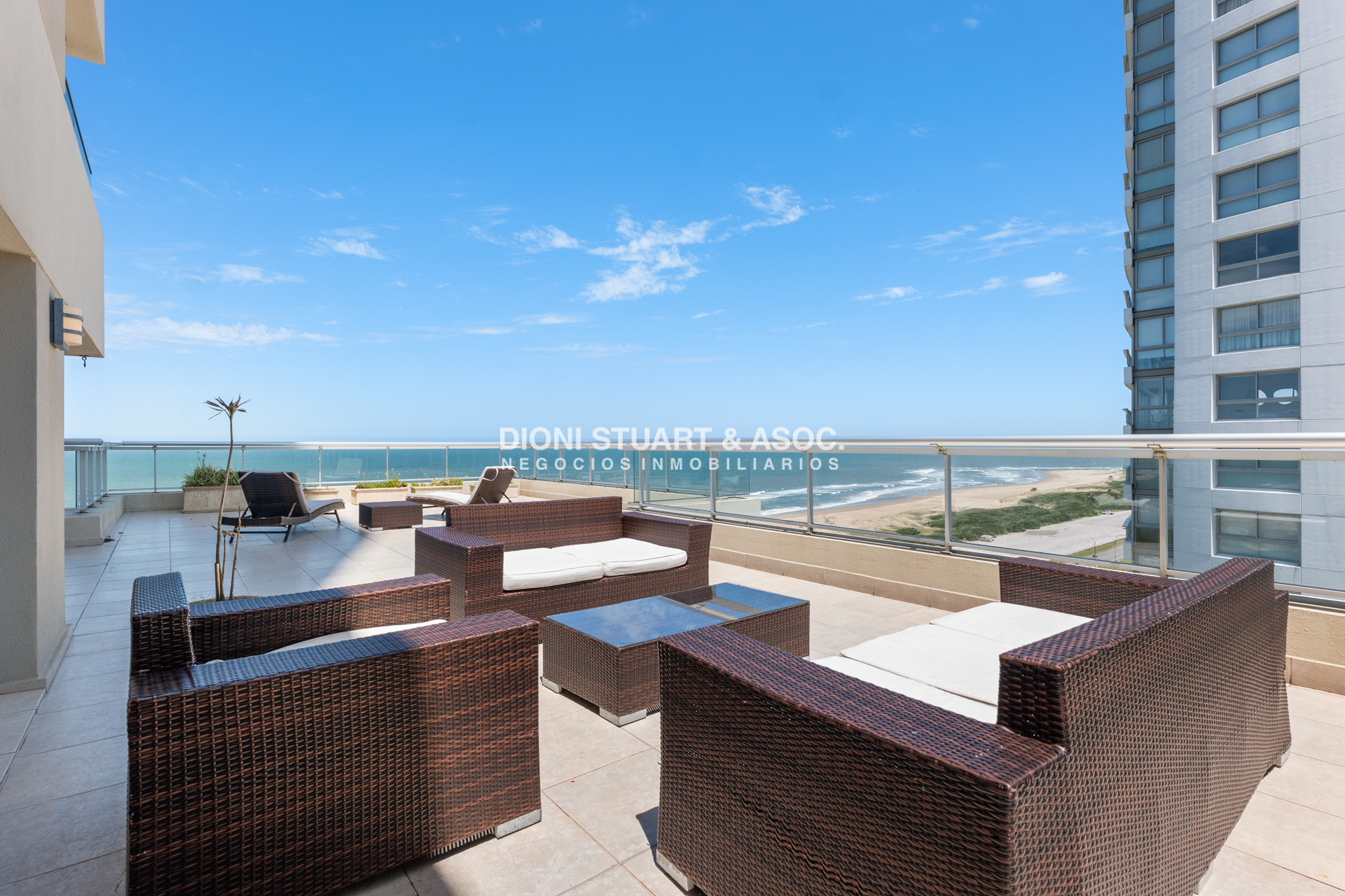 Apartamento ID.839 - Torre Lobos Esquinero - 3 Dorm en suite + Dep.