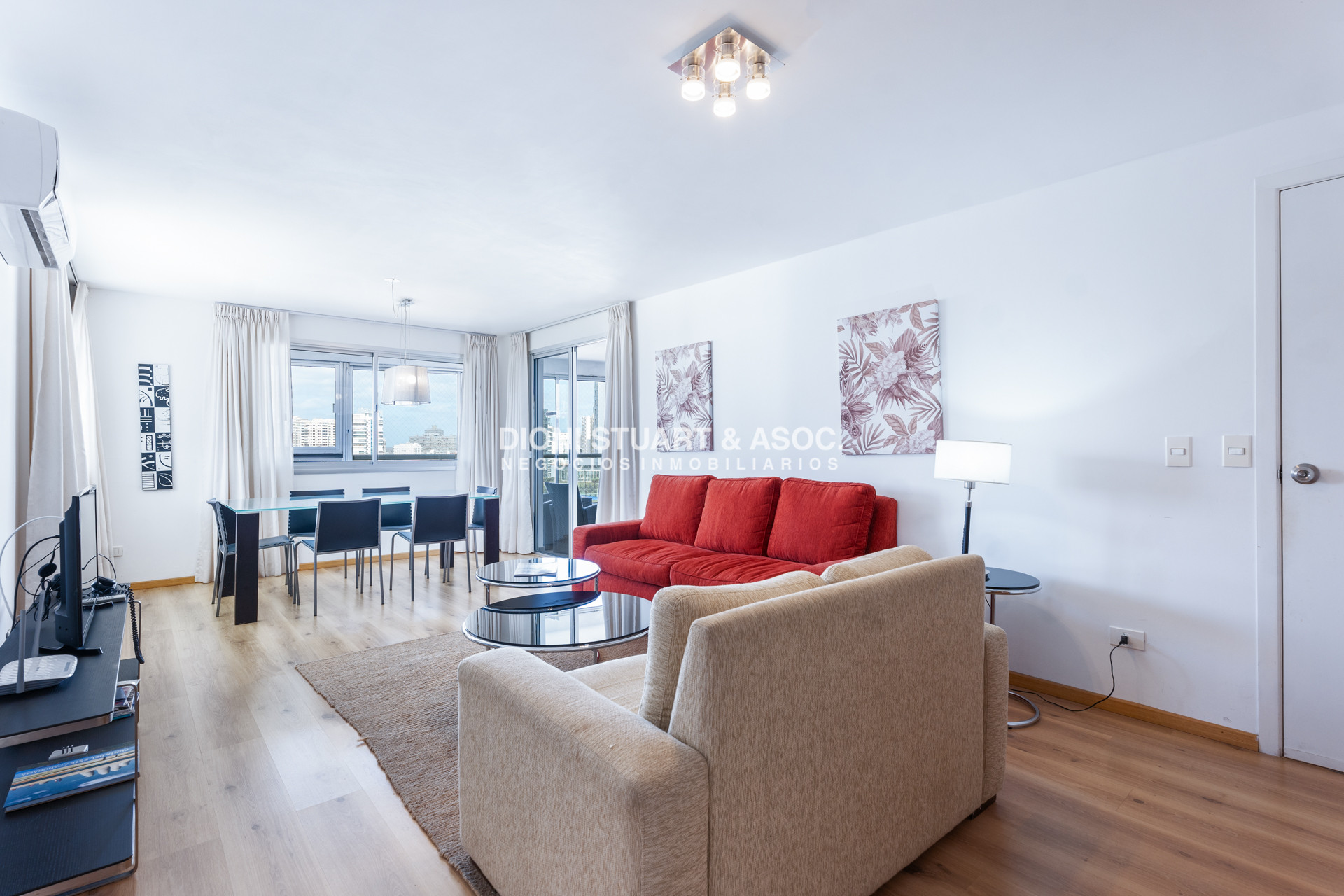 Apartamento ID.940 - DEPARTAMENTO EN VENTA CON PARRILLERO 3 DORMITORIOS RECICLADO - EDIFICIO CAP BRETON - PLAYA MANSA