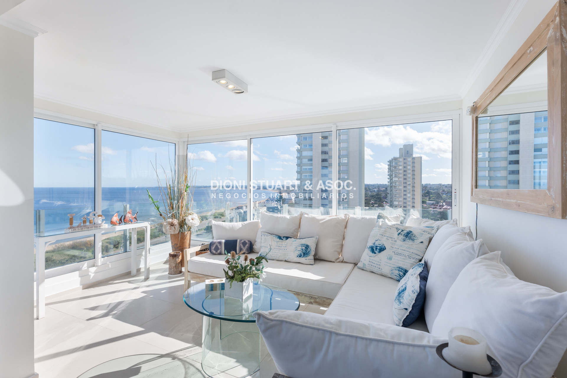 Apartamento ID.689 - TORRE WASHINGTON ESQUINERO 3 DORM RECICLADO