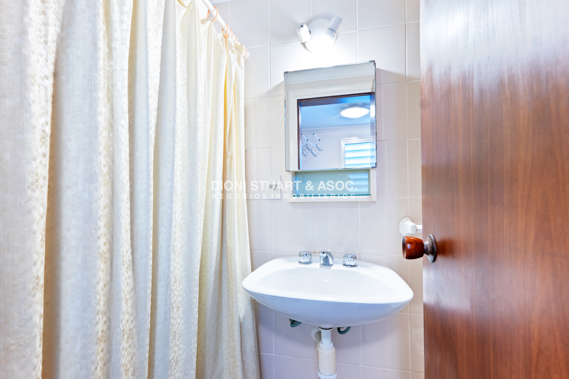 Apartamento ID.748 - Edificio Carmel - Apartamento de 3 Dorm y Dependencia - Punta del Este