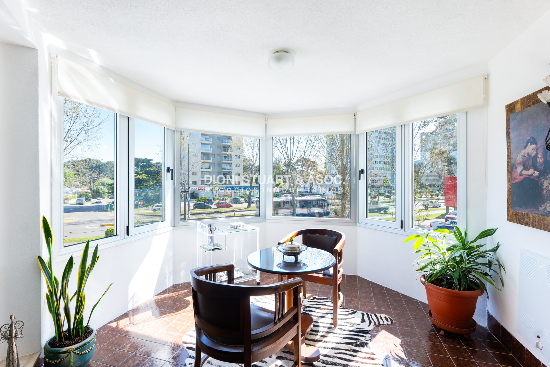 Apartamento ID.776 - Apartamento en Roosevelt Center en Venta - 3 Dormitorios y Dep.