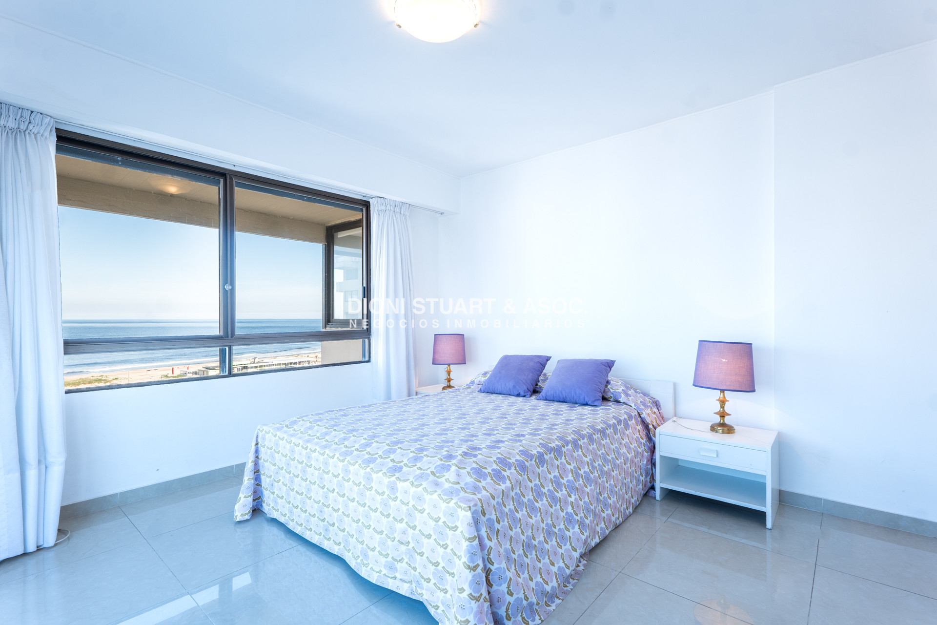 Apartamento ID.1054 - VENTA APARTAMENTO 4 DORMITORIOS RECICLADO - PLAYA BRAVA - PARQUEMAR CENTER 