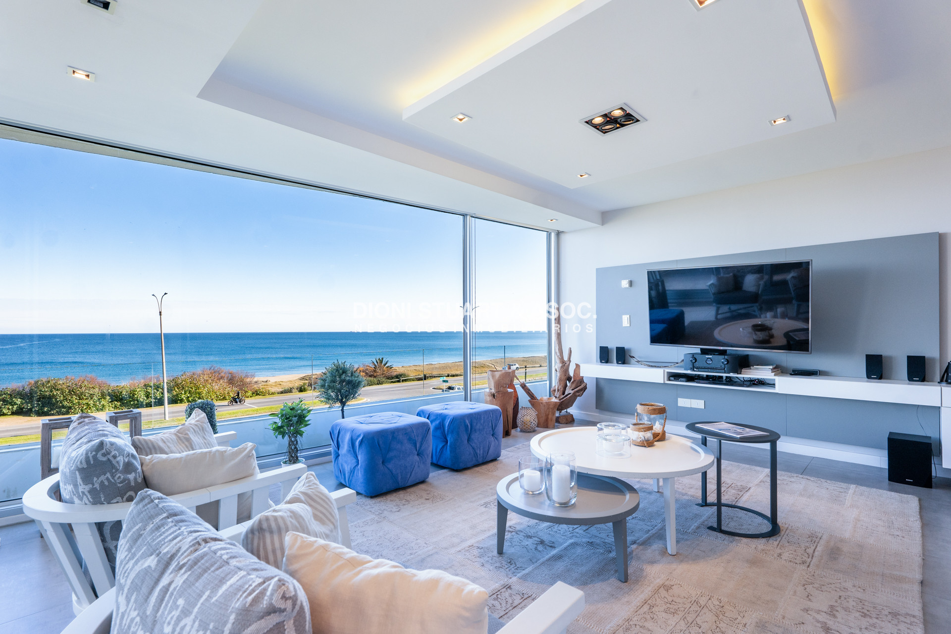 Apartamento ID.1017 - APARTAMENTO EN VENTA - PLAYA MANSA - LUMIERE - ESQUIENRO - 3 DORM + DEP. SERV