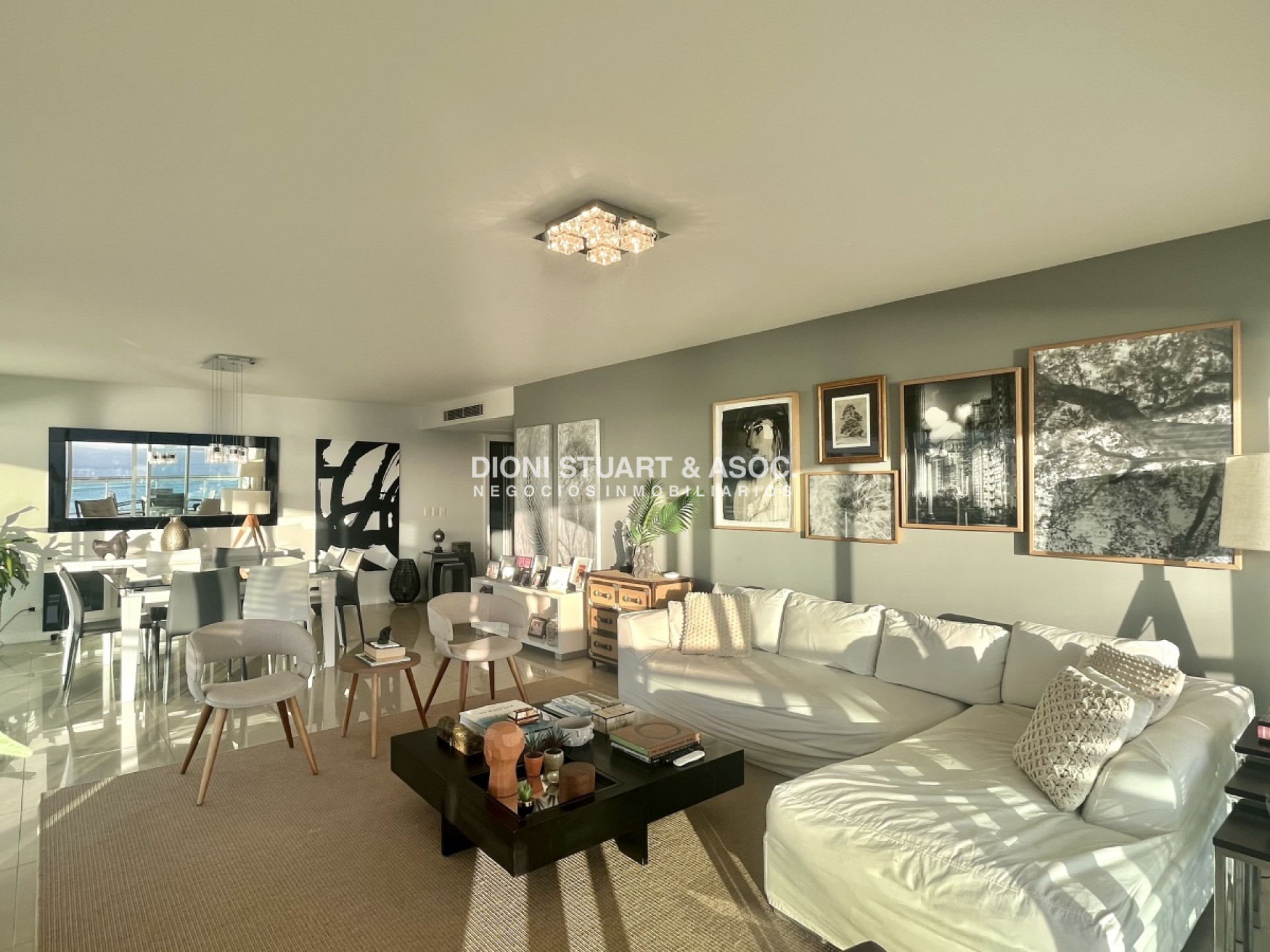Apartamento ID.387 - Departamento en Aquarela Tower en Venta - 3 Dormitorios en Suite + Servicio - Esquinero 
