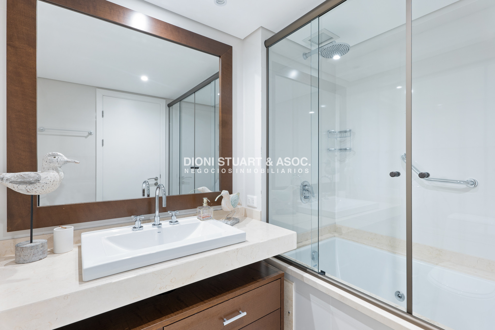 Apartamento ID.651 - Edificio Aquarela  - 2 Dormitorios en Suite + Dependencia