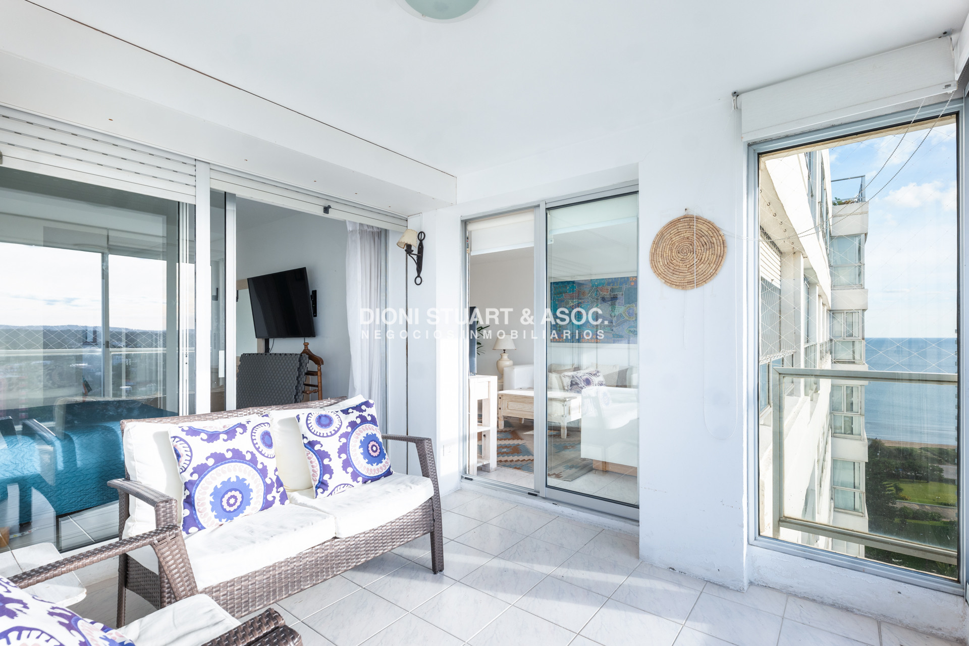 Apartamento ID.953 - APARTAMENTO EN VENTA FRENTE AL MAR 2 DORMITORIOS + DEPENDENCIA - COMPLEJO LINCOLN CENTER - PLAYA MANSA