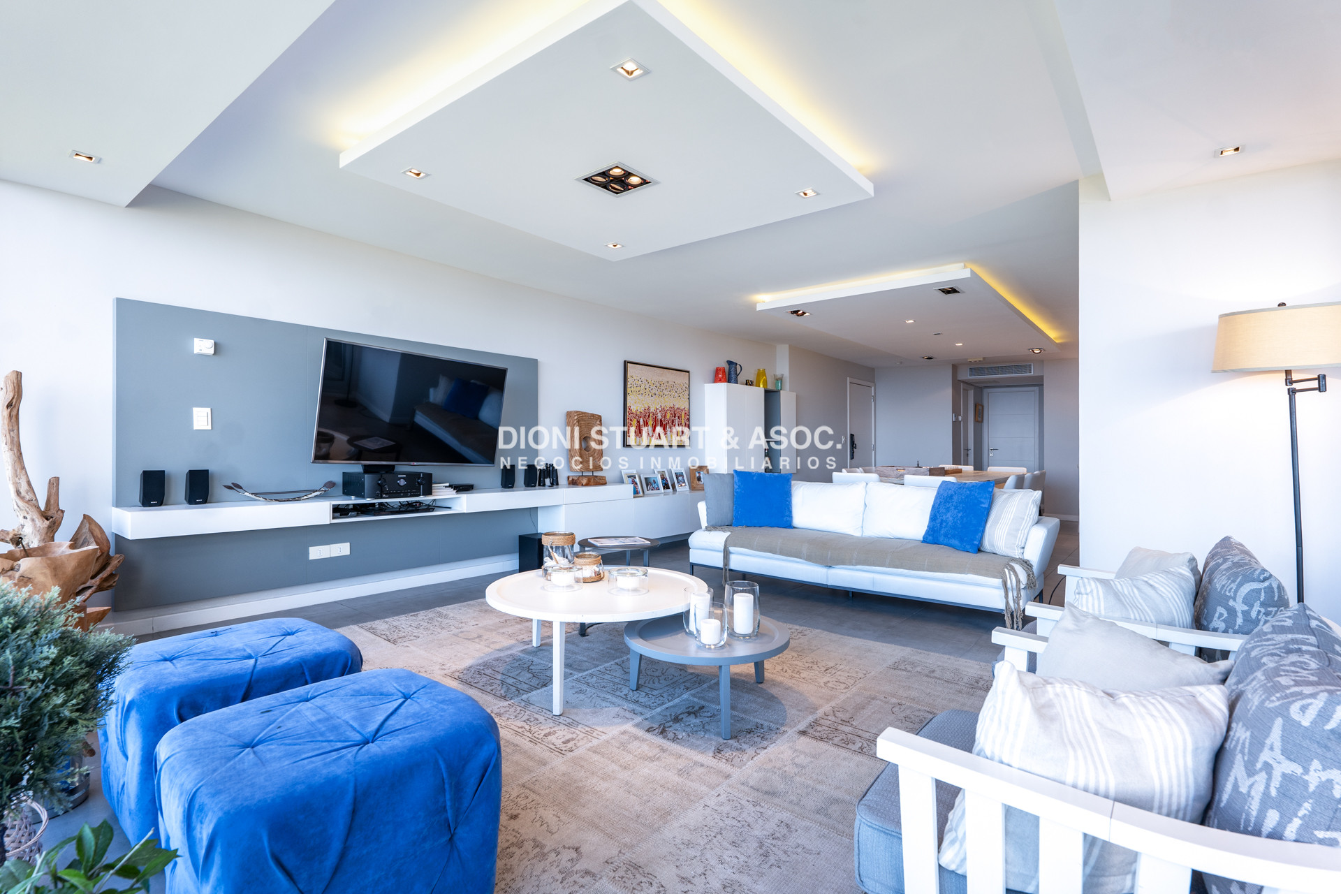 Apartamento ID.1017 - APARTAMENTO EN VENTA - PLAYA MANSA - LUMIERE - ESQUIENRO - 3 DORM + DEP. SERV