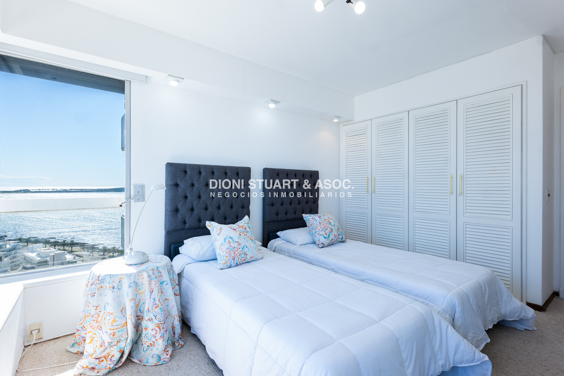 Apartamento ID.850 - Edificio El Torreon - 3 Dorm y Dep. - Apartamento Primera Linea Mansa