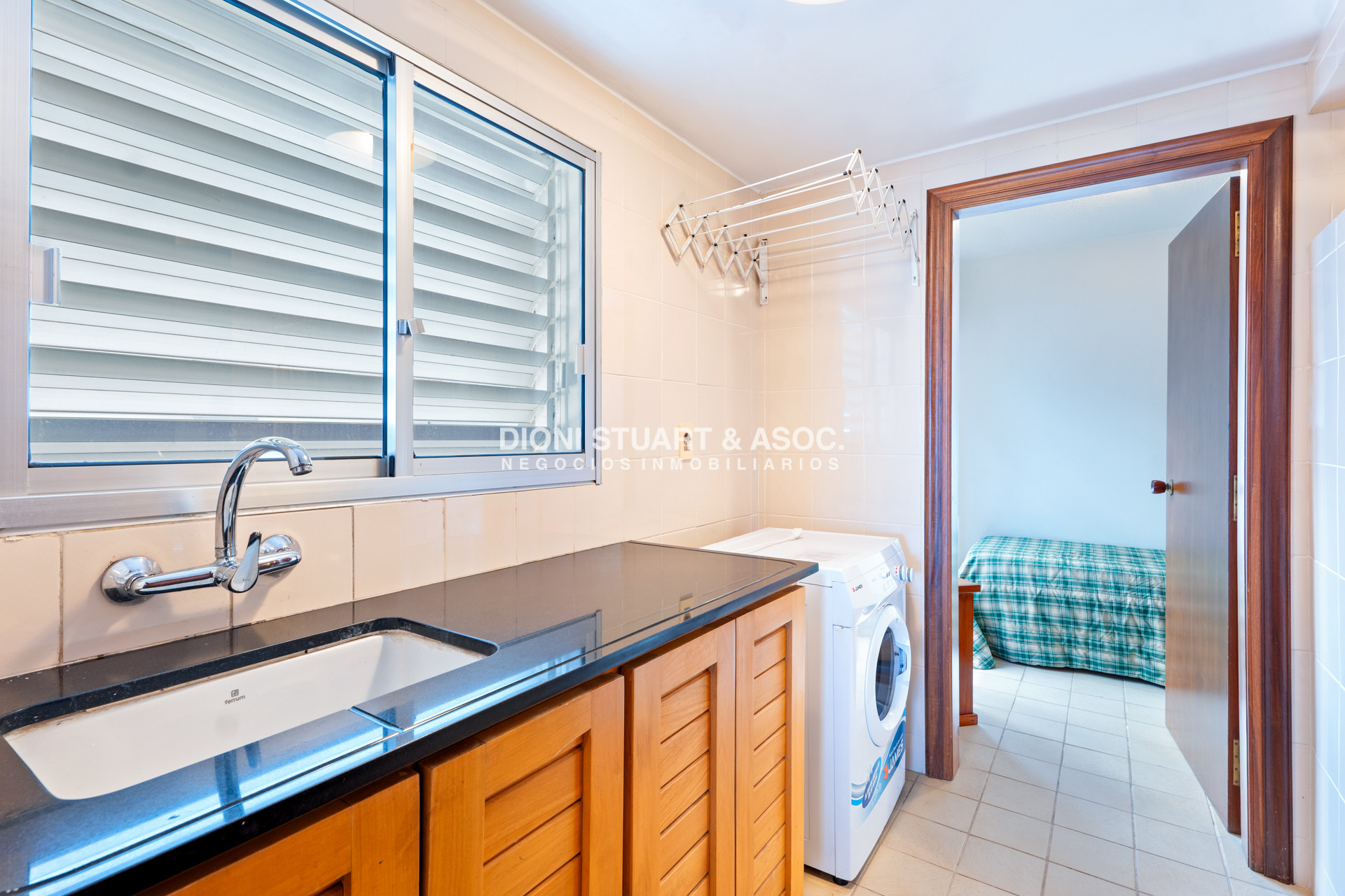 Apartamento ID.748 - Edificio Carmel - Apartamento de 3 Dorm y Dependencia - Punta del Este