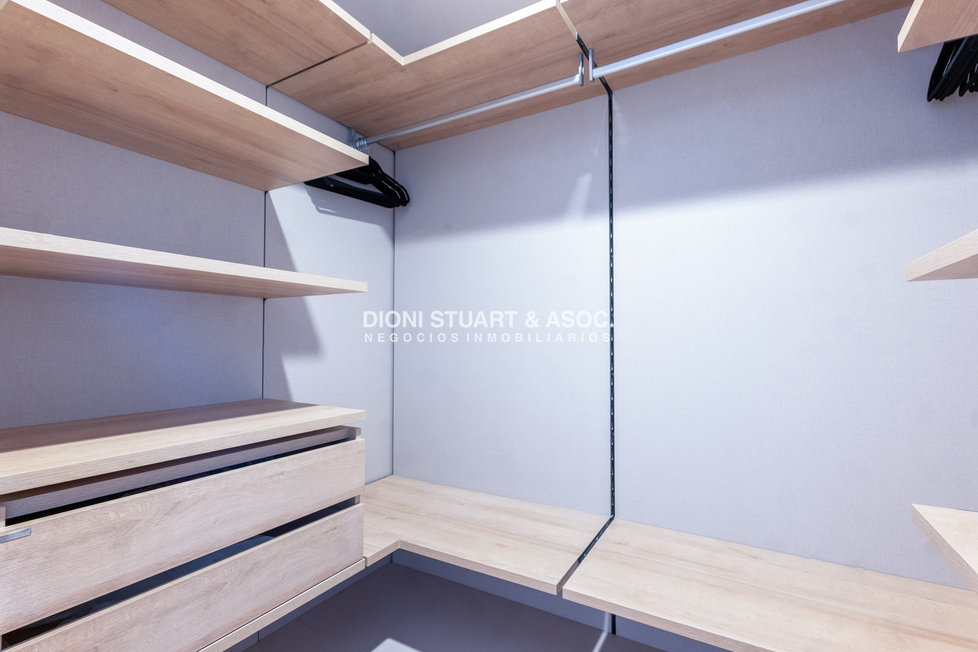 Apartamento ID.1121 - TRUMP UNIFICADO - 4 SUITES + DEPENDENCIA