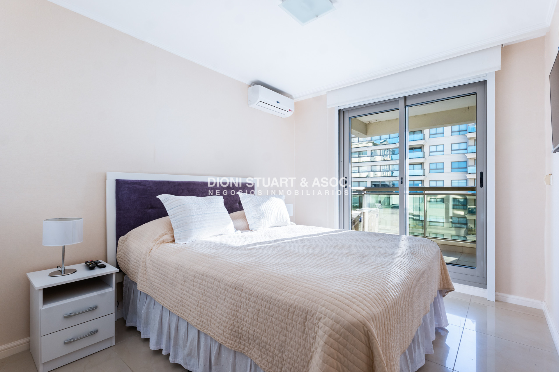 Apartamento ID.982 - APARTAMENTO EN IMPERIALE I EN VENTA - ESQUINERO - 3 DORMITORIOS EN SUITE + DEPENDENCIA