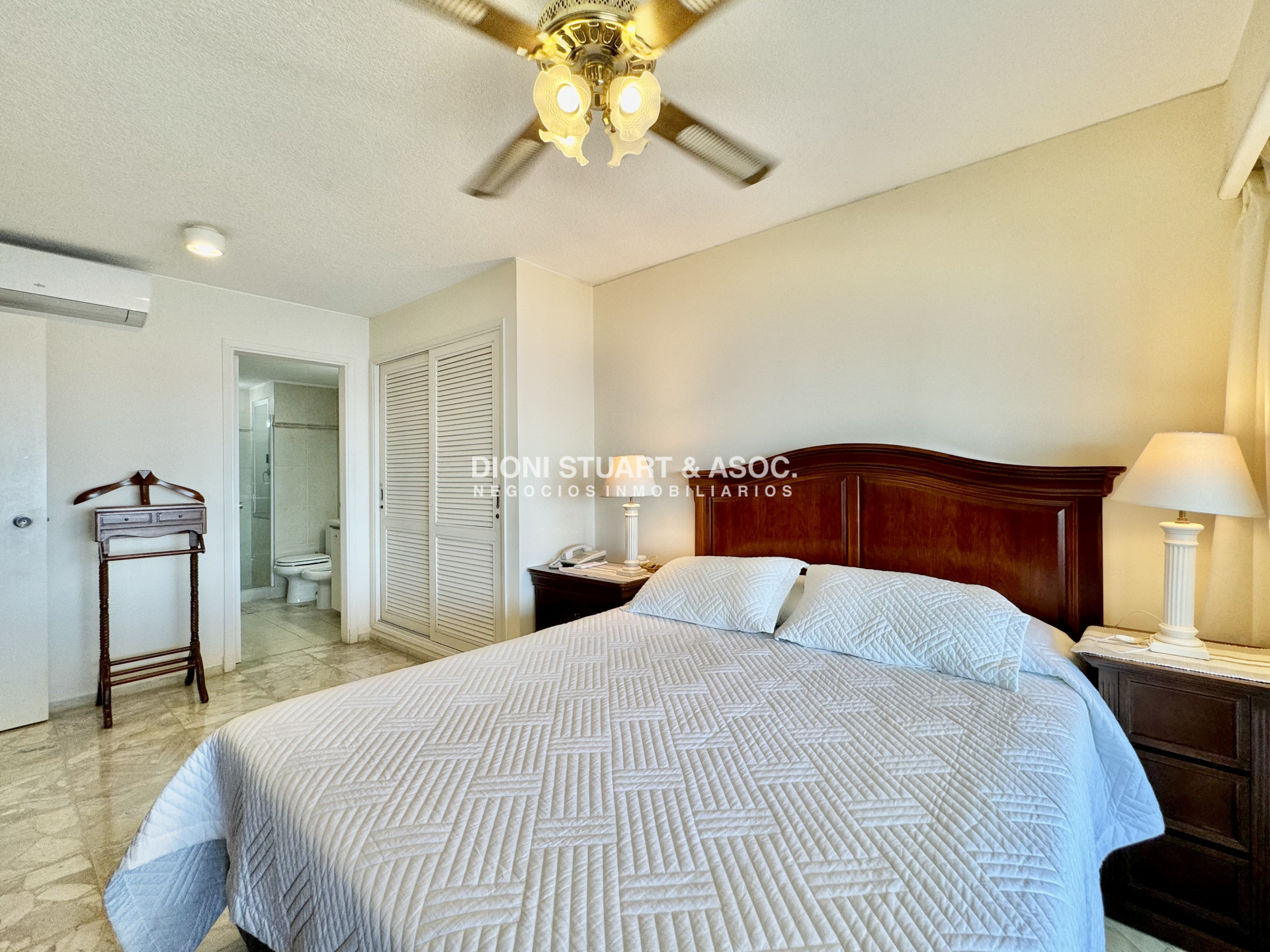 Apartamento ID.43 - APARTAMENTO DE 2 DORMITORIOS EN ALQUILER DE TEMPORADA FRENTE AL MAR  TORRE WASHINGTON COMPLEJO LINCOLN CENTER