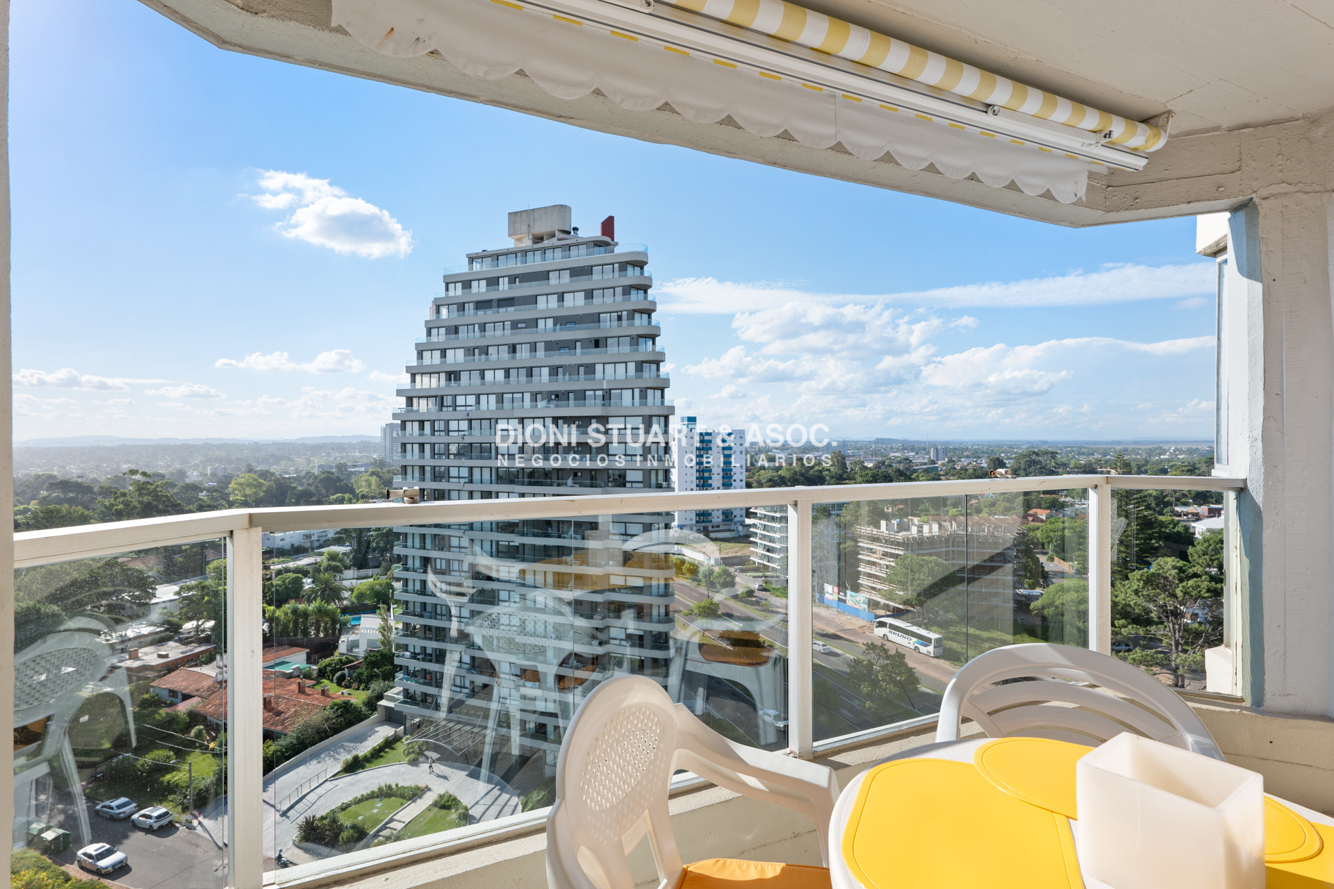 Apartamento ID.636 - Oportunidad - Apartamento en Roosevelt - 2 Dormitorios - Vista al Mar - Orientación Sol - Parquemar Roosevelt
