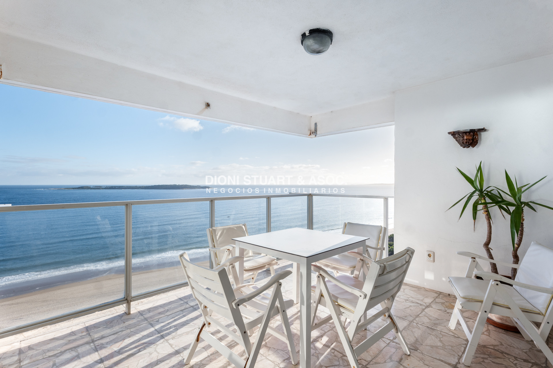Apartamento ID.978 - APARTAMENTO EN VENTA EN EDIFICIO IMARANGATU - 3 DORM + DEP. CON PARRILLERO