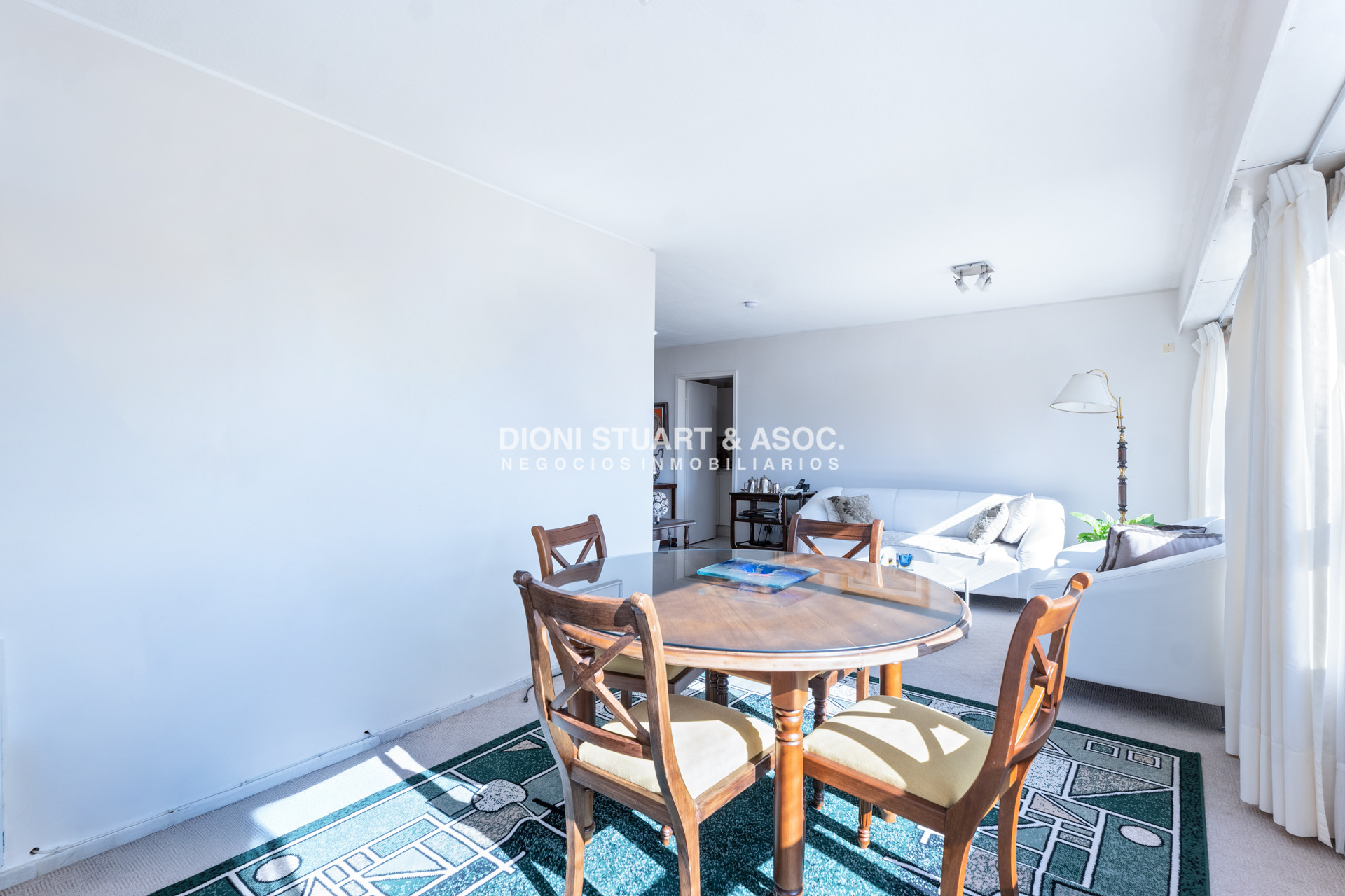 Apartamento ID.1053 - VENTA APARTAMENTO 2 DORMITORIOS PUNTA DEL ESTE - EDIFICIO VAN GOGH - GORLERO