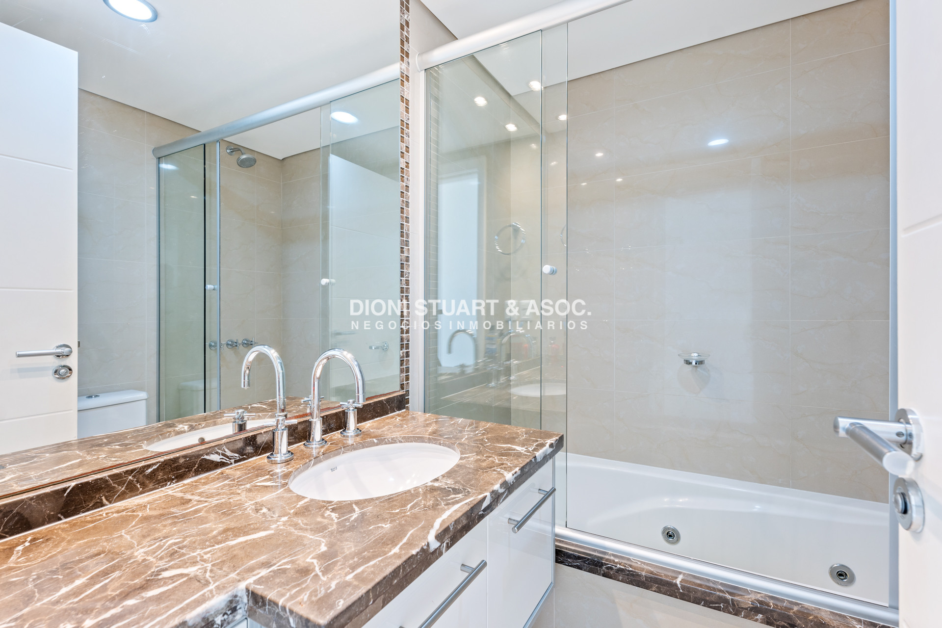 Apartamento ID.662 - CASINO TOWER - EN VENTA - 2 DORM - TIPOLOGÍA 05