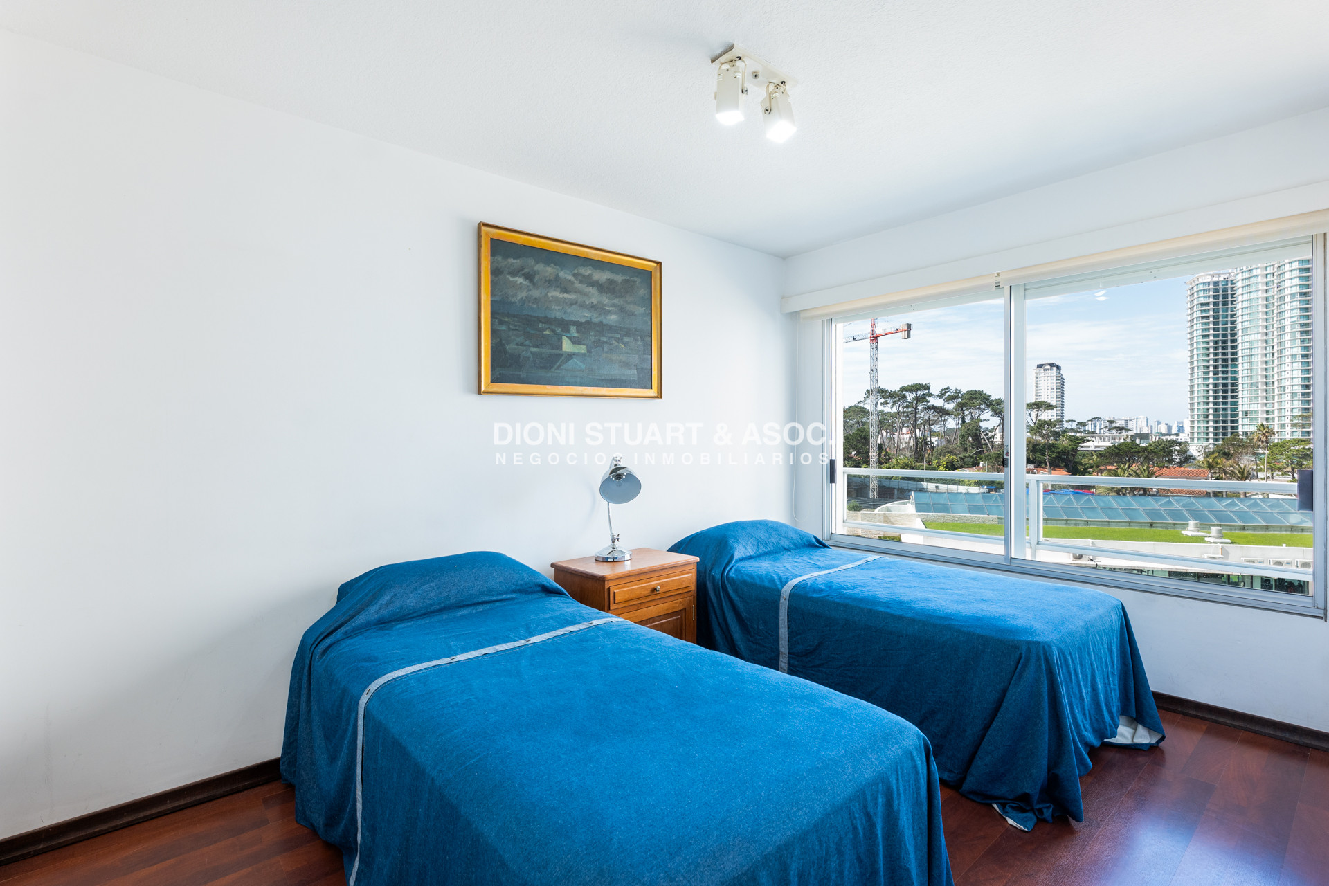Apartamento ID.741 - DEPARTAMENTO EN PLAYA MANSA - 3 DORMITORIOS Y DEPENDENCIA - RECICLADO - TORRE JEFFERSON - COMPLEJO LINCOLN CENTER