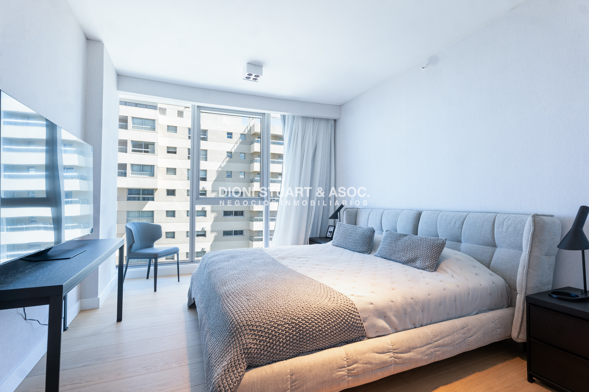 Apartamento ID.1121 - TRUMP UNIFICADO - 4 SUITES + DEPENDENCIA