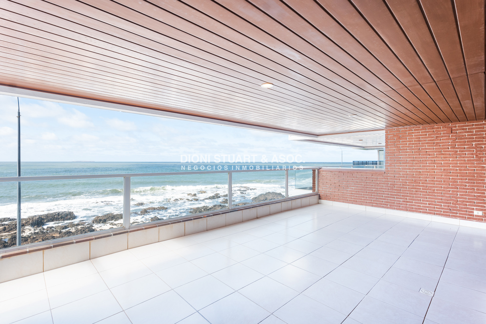 Apartamento ID.749 - Edificio Carmel - Apartamento de 3 Dorm y Dep. - Punta del Este