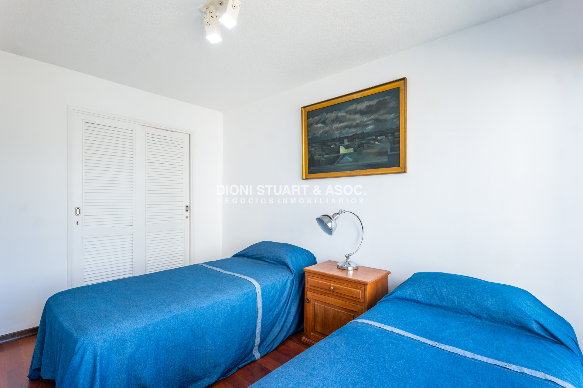 Apartamento ID.741 - DEPARTAMENTO EN PLAYA MANSA - 3 DORMITORIOS Y DEPENDENCIA - RECICLADO - TORRE JEFFERSON - COMPLEJO LINCOLN CENTER