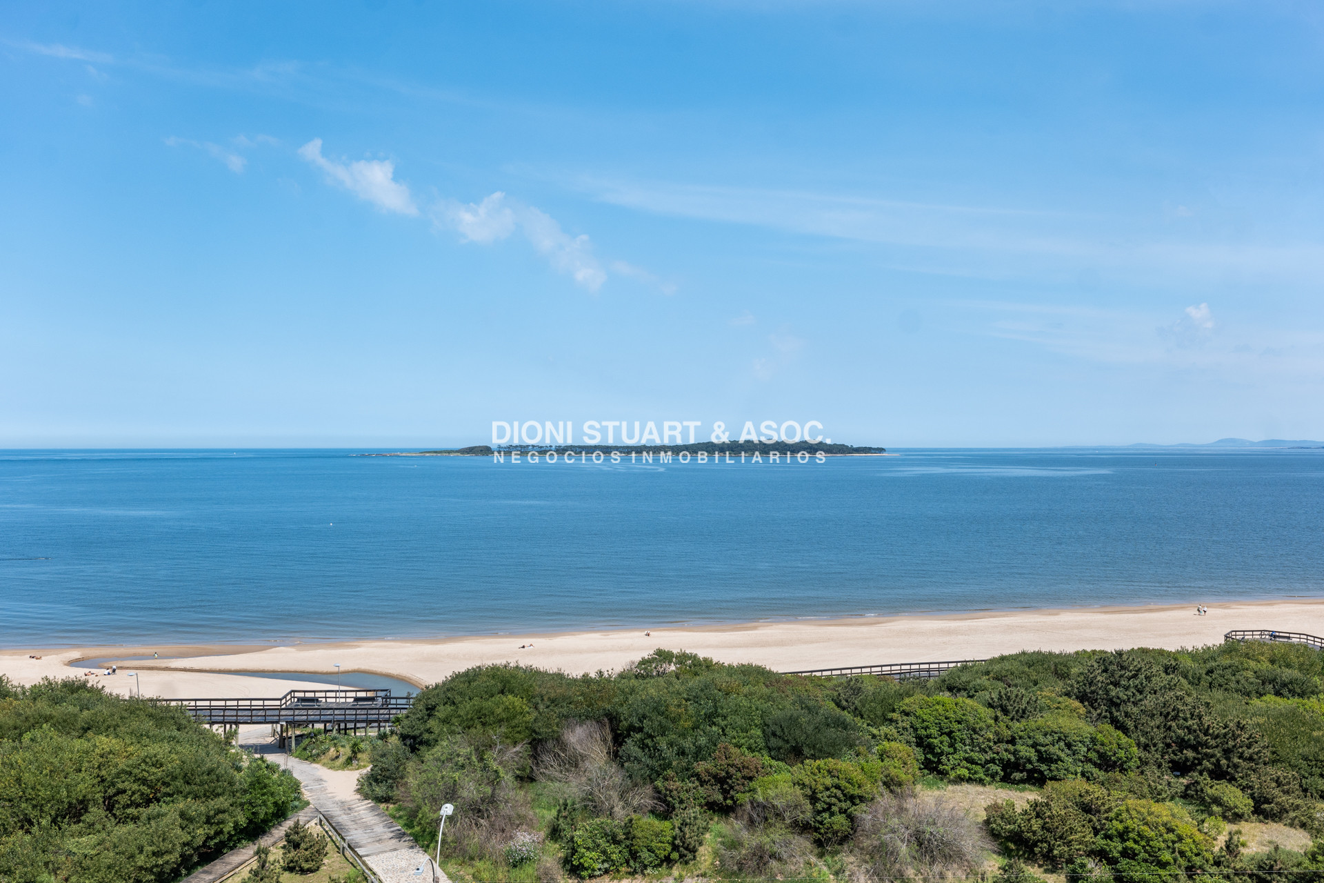 Apartamento ID.800 - MILLENIUM TOWER EN ALQUILER DE TEMPORADA - 3 DORMITORIOS EN SUITE + DEP. - LA MEJOR VISTA