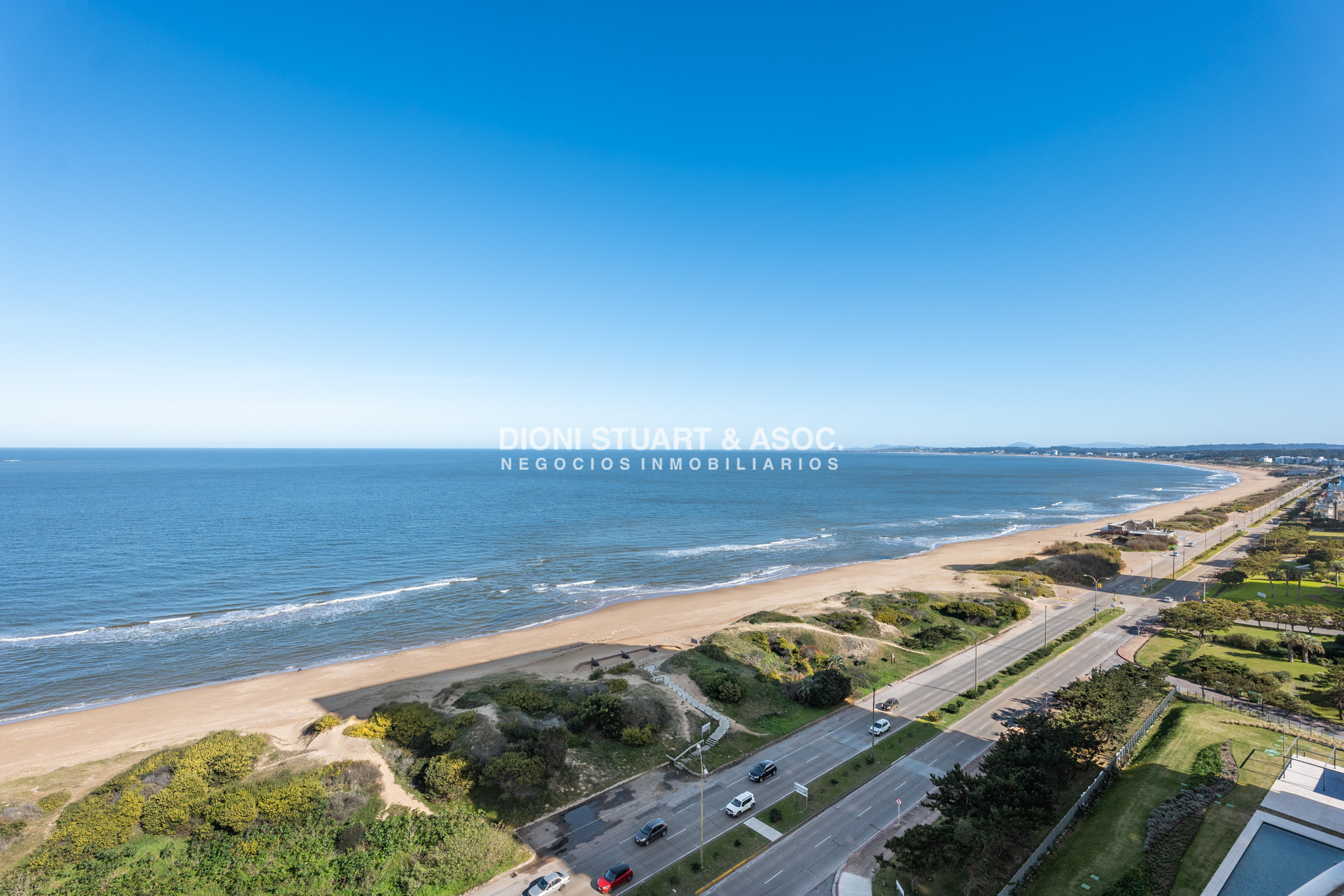 Apartamento ID.737 - FENDI CHATEAU EN VENTA ESQUINERO A PUNTA BALLENA 4 DORMITORIOS EN SUITE