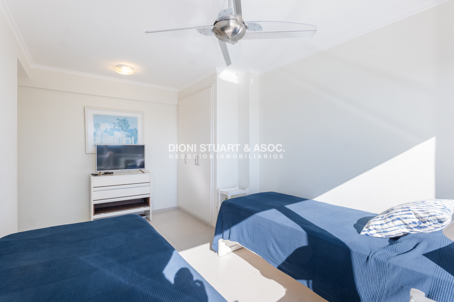 Apartamento ID.689 - TORRE WASHINGTON ESQUINERO 3 DORM RECICLADO