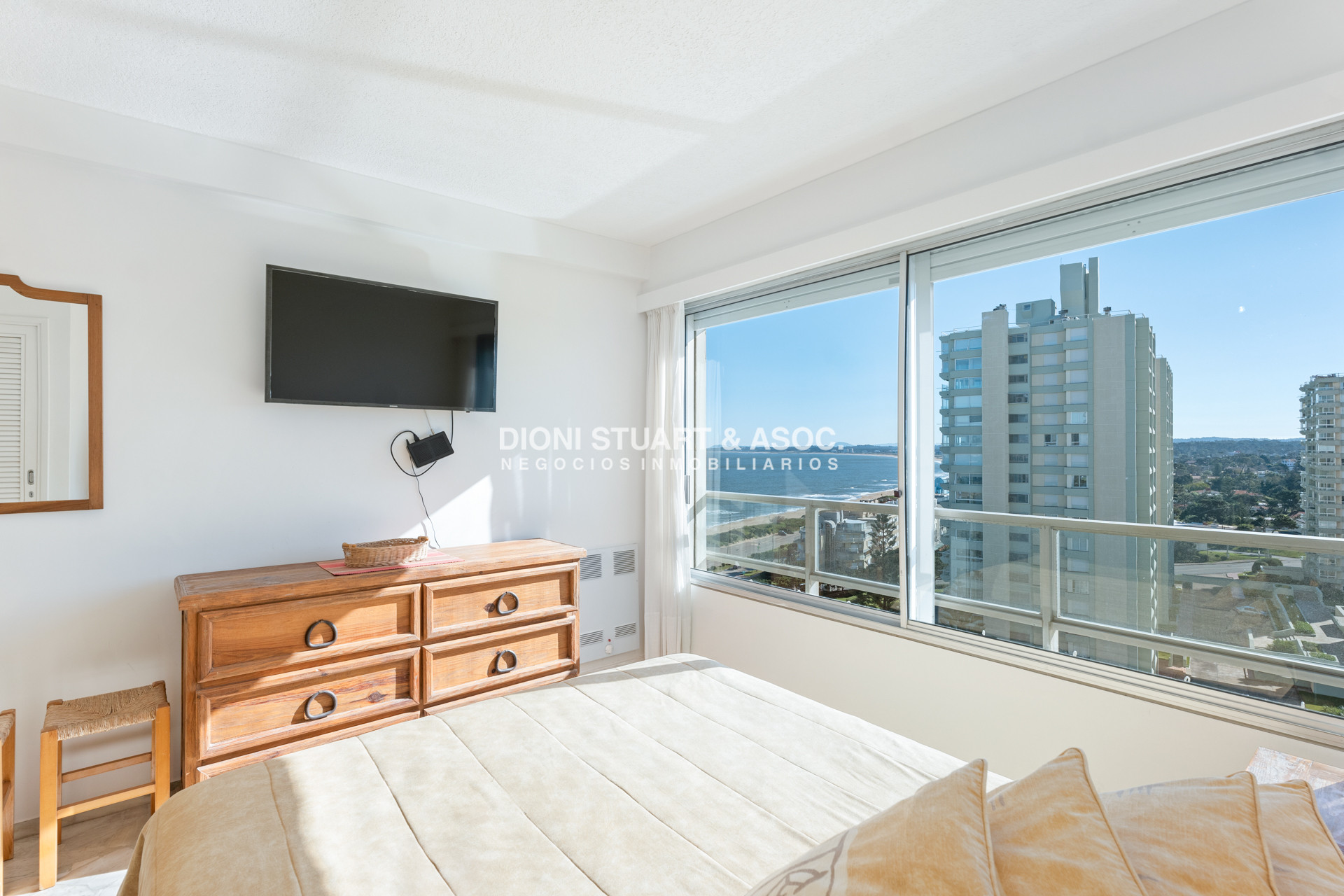 Apartamento ID.297 - APARTAMENTO EN ALQUILER DE 3 DORMITORIOS FRENTE AL MAR PLAYA MANSA TORRE WASHINGTON COMPLEJO LINCOLN CENTER