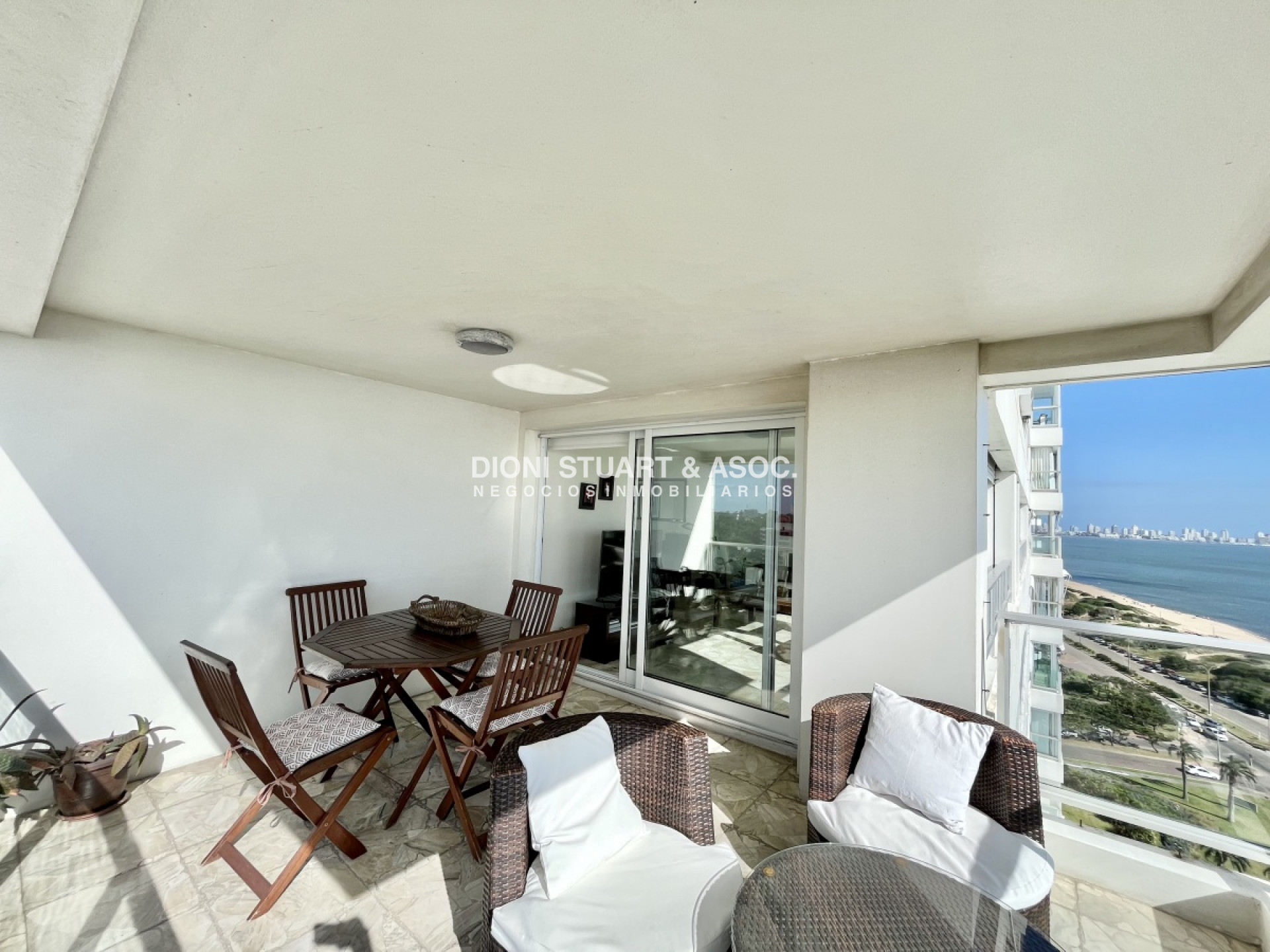Apartamento ID.34 - APARTAMENTO DE 3 DORMITORIOS EN ALQUILER COMPLEJO LINCOLN CENTER TORRE WASHINGTON PLAYA MANSA TODOS LOS AMENITIES