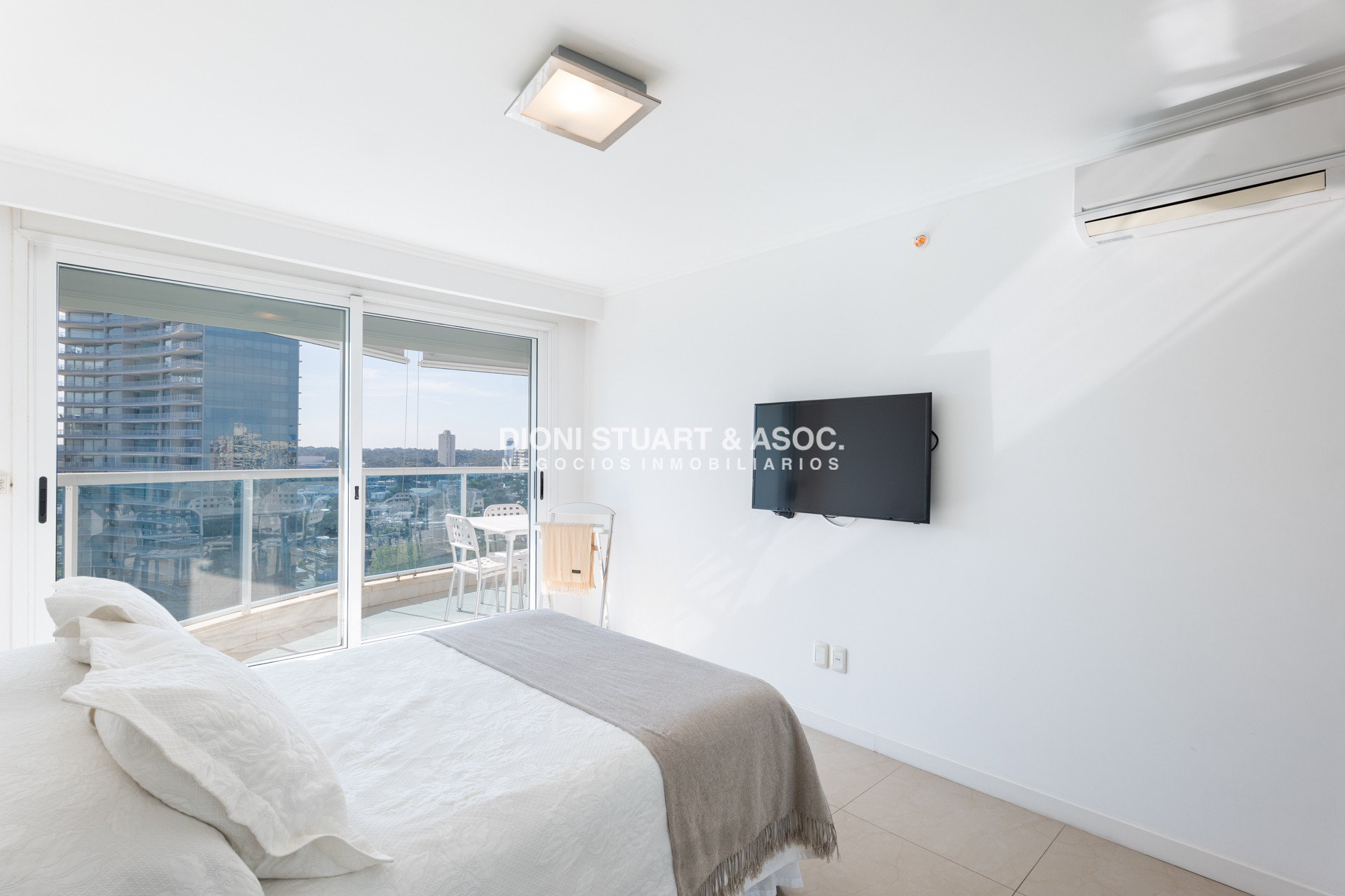 Apartamento ID.739 - DEPARTAMENTO EN VENTA EN CASINO TOWER - 2 DORM EN SUITE - TODOS LOS AMENITIES