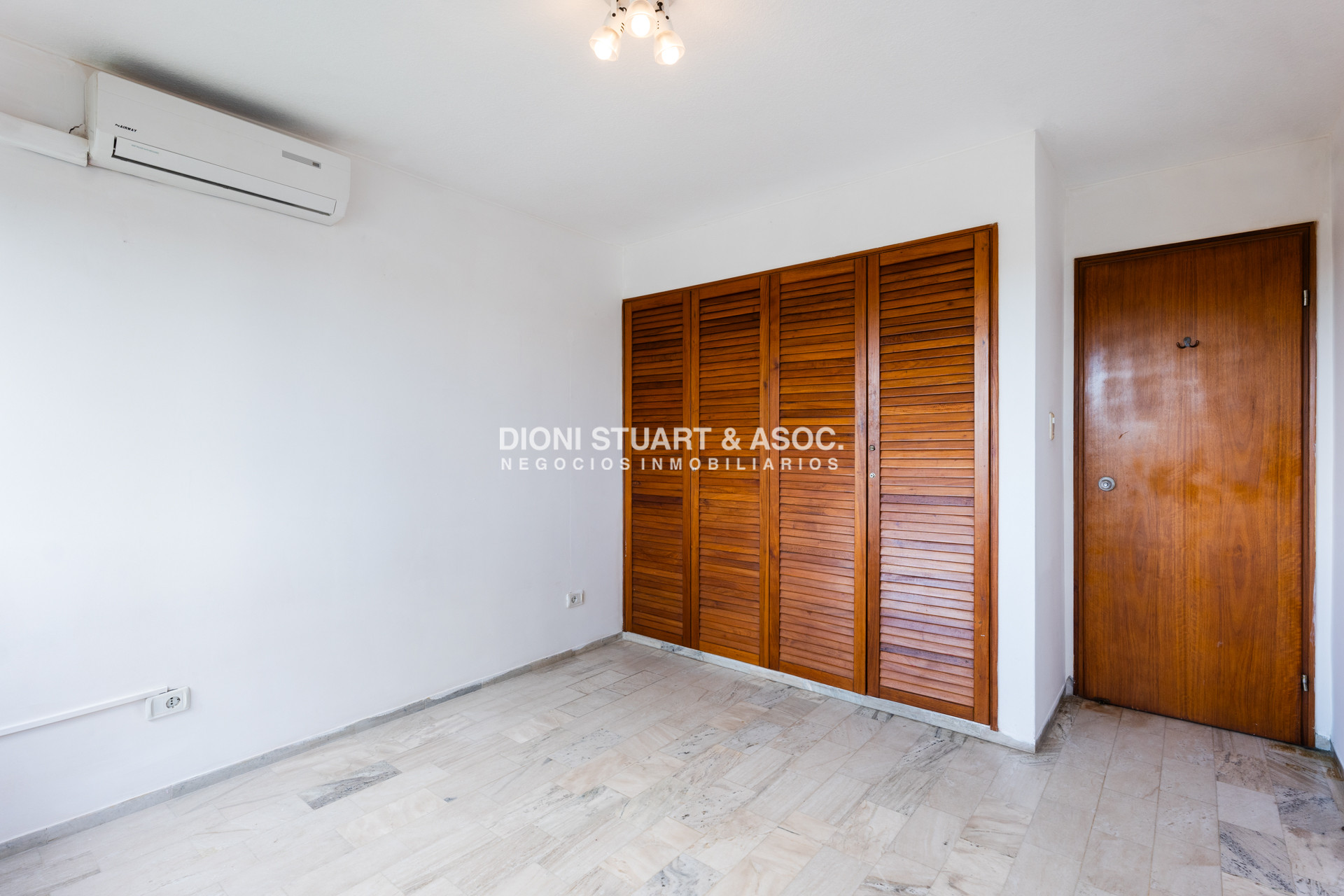 Apartamento ID.778 - Apartamento en Venta en Oportunidad - Roosevelt Center - 3 Dormitorios - Reciclado