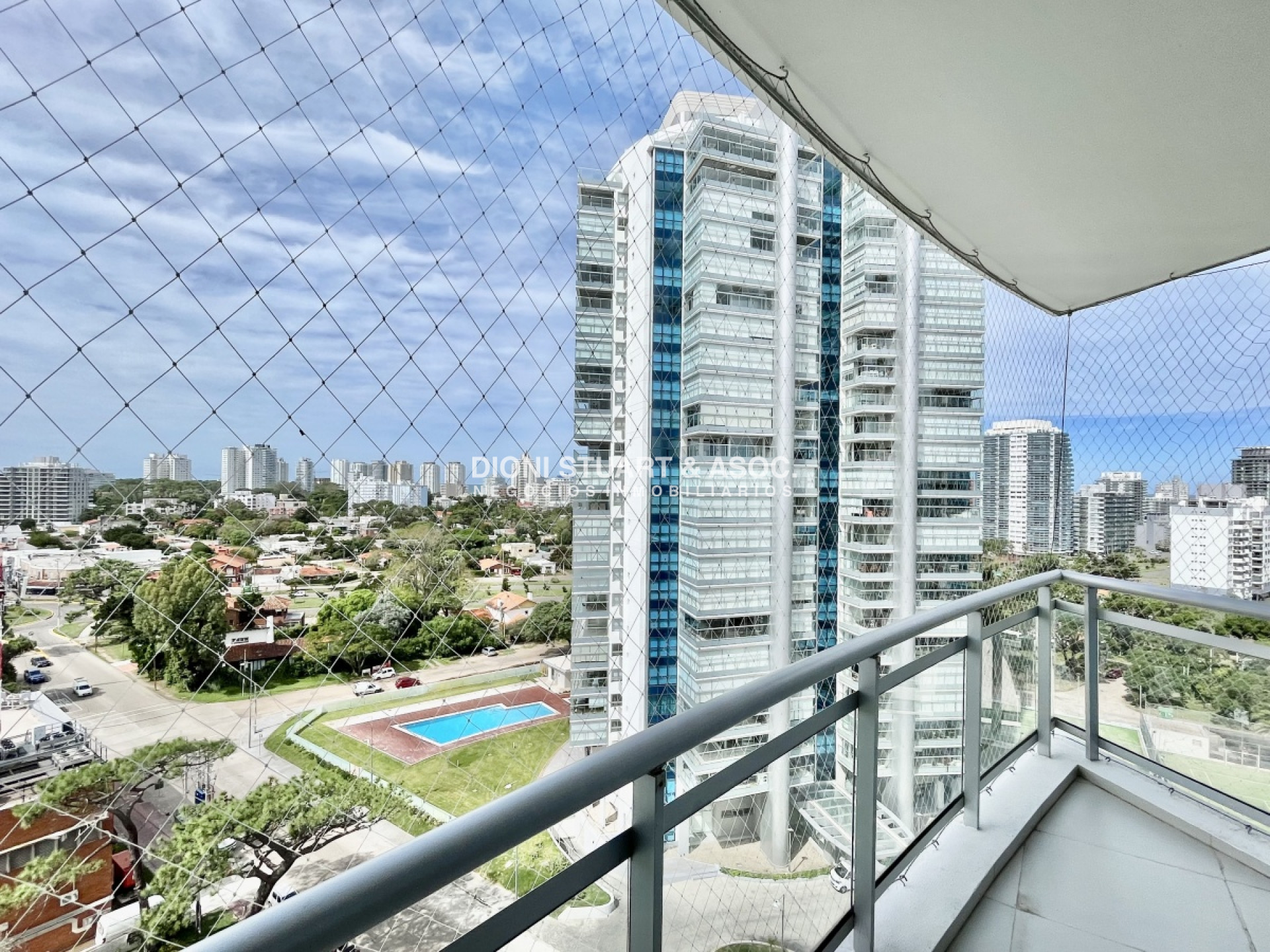 Apartamento ID.417 - DEPARTAMENTO EN PLAYA MANSA EN VENTA - SUNRISE - 3 DORM EN SUITE + DEP.