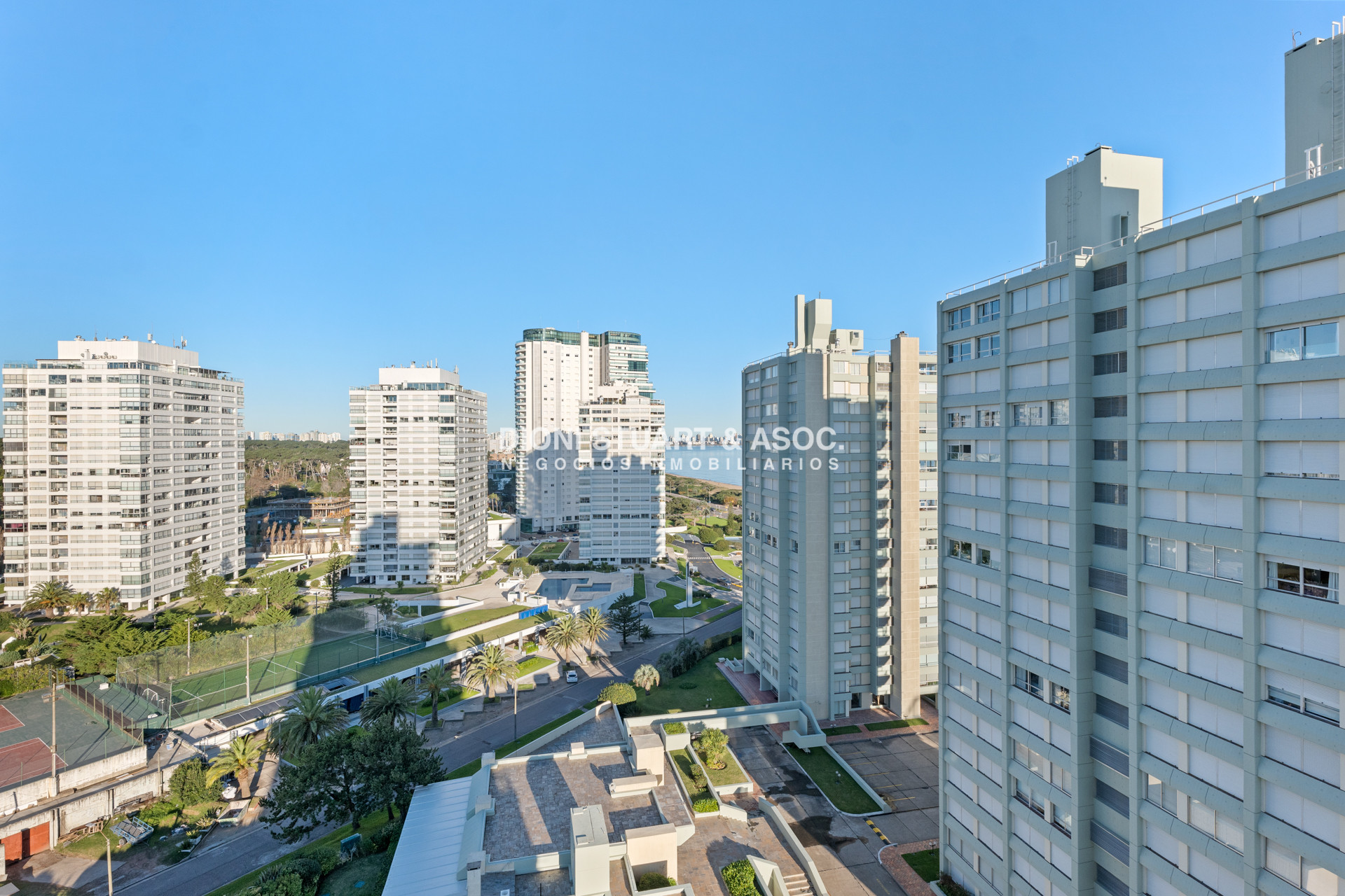 Apartamento ID.687 - Alquiler de Temporada - Edificio Fragata - Frente al Mar - 3 Dormitorios - Todos los Amenities