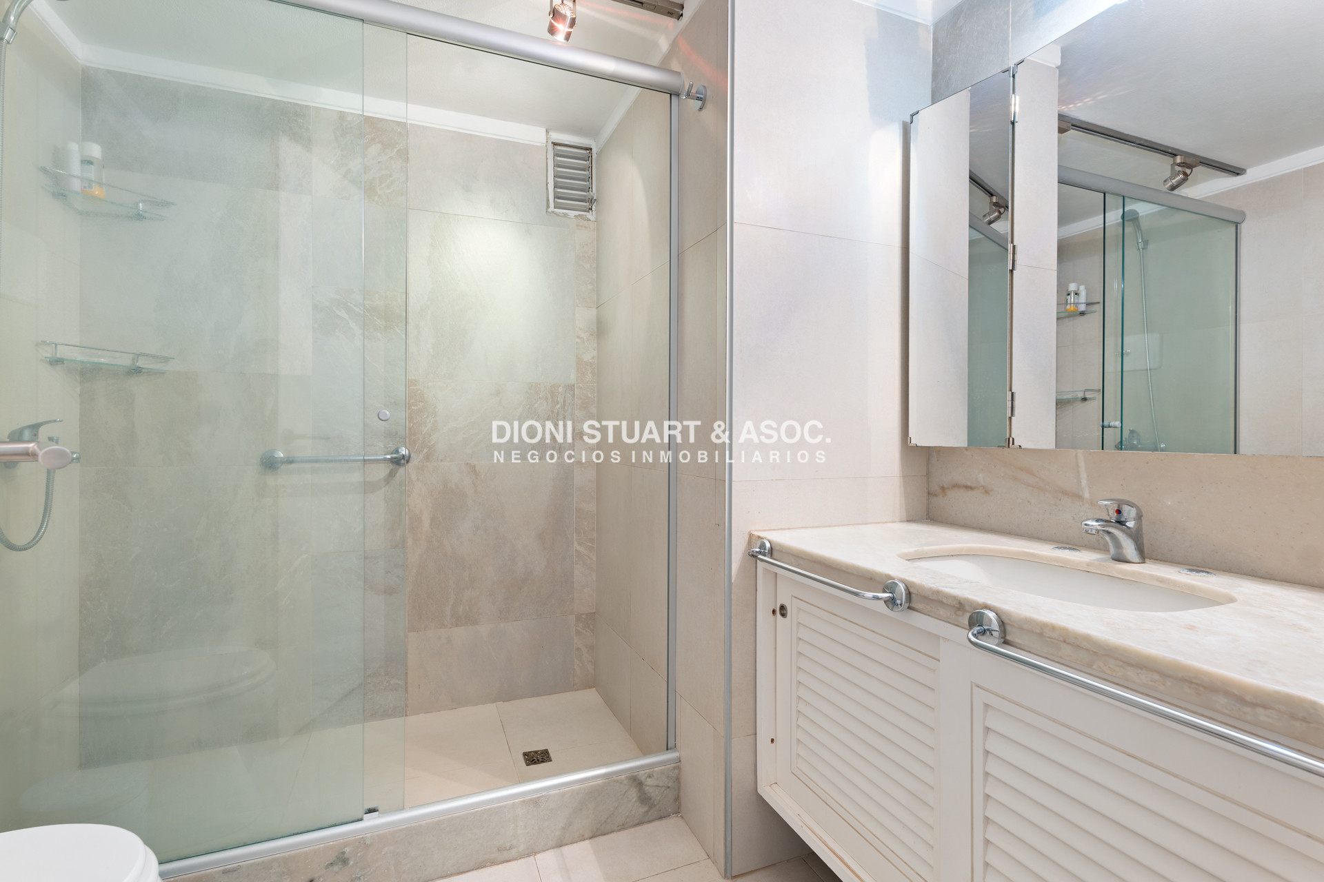 Apartamento ID.395 - Alquiler Por Invierno - 2 Dorm + Dependencia - Complejo Lincoln Center - Todos los Amenities