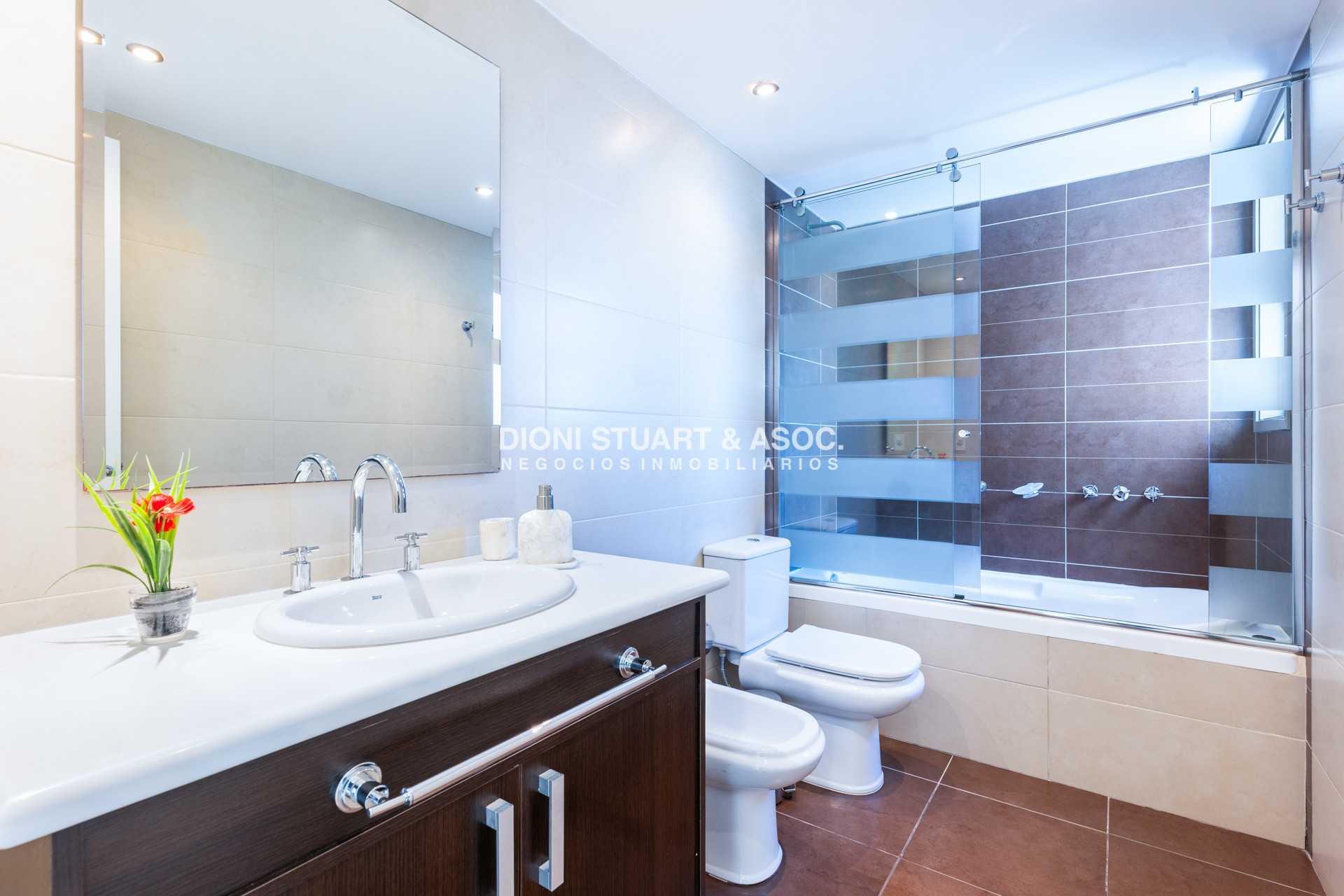 Apartamento ID.984 - IMPERIALE II ESQUINERO APARTAMENTO EN VENTA - 3 DORMITORIOS EN SUITE + DEPENDENCIA
