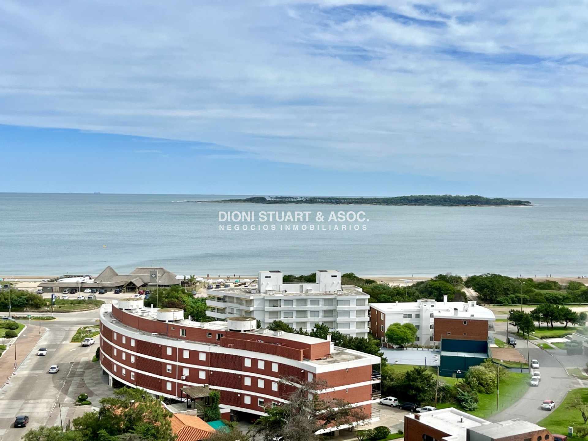 Apartamento ID.417 - DEPARTAMENTO EN PLAYA MANSA EN VENTA - SUNRISE - 3 DORM EN SUITE + DEP.