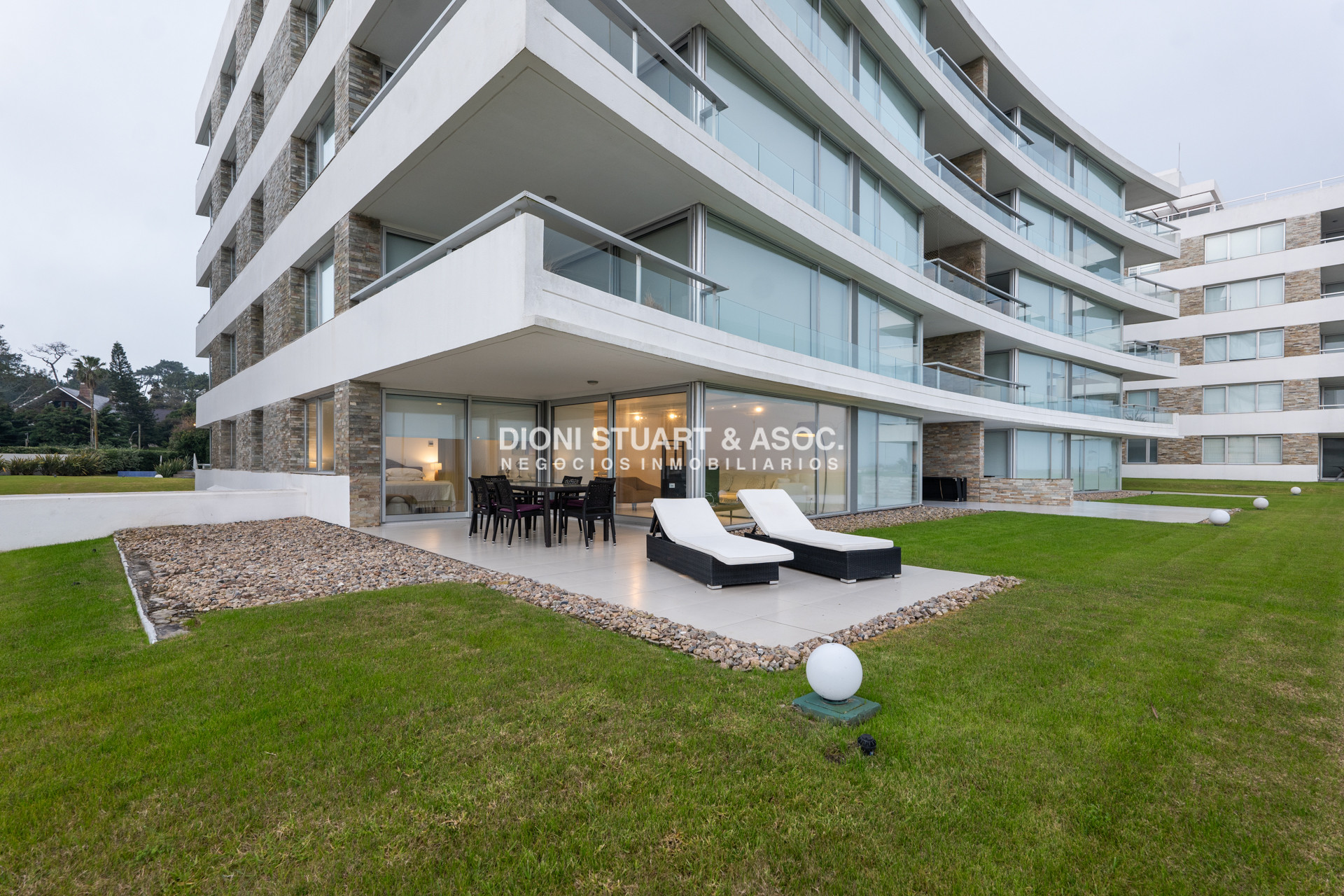 Apartamento ID.1022 - APARTAMENTO EN VENTA - LUMIERE - 3 DORMITORIOS EN SUITE + DEP. SERV - PLAYA MANSA