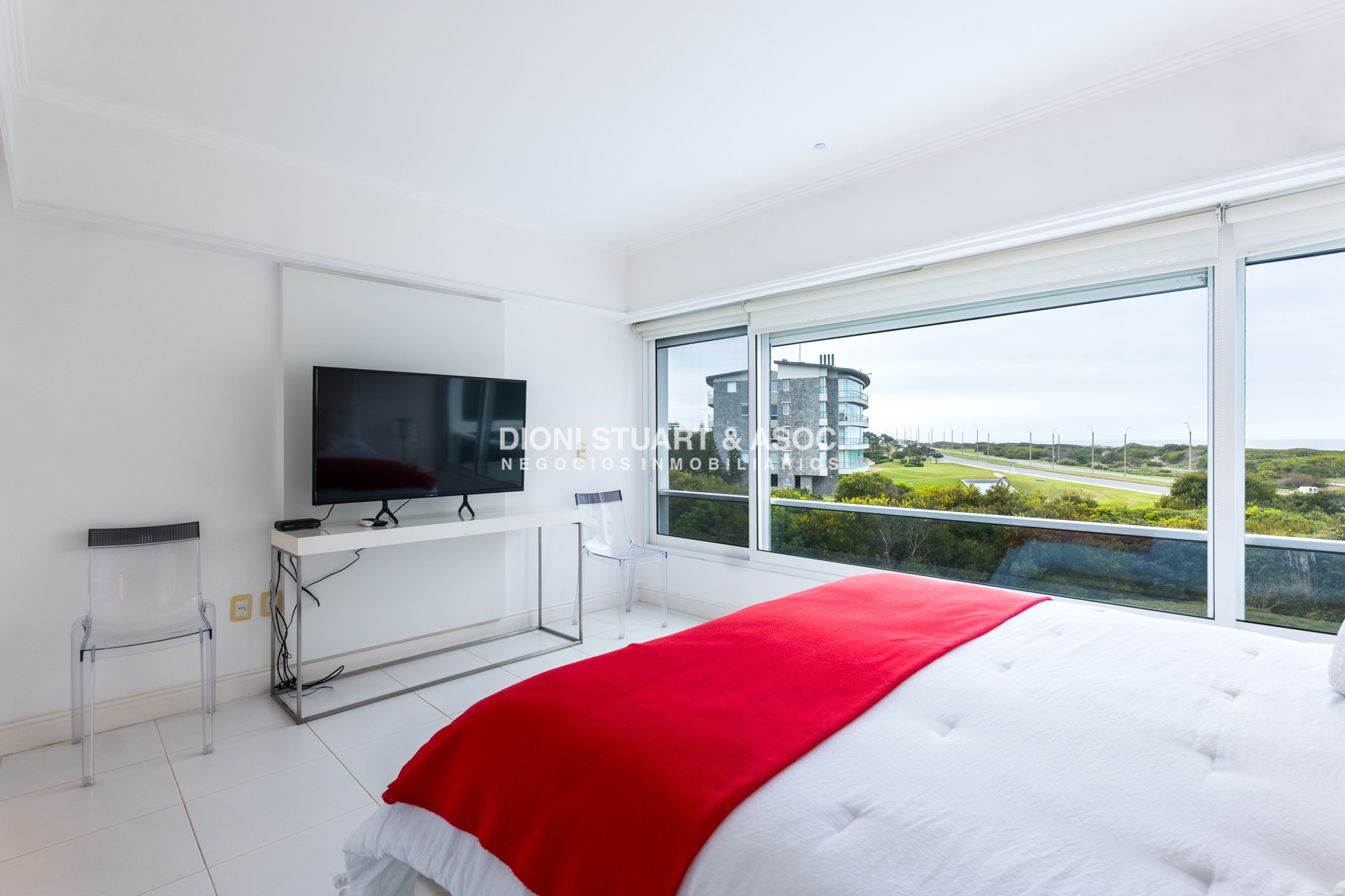 Apartamento ID.760 - DEPARTAMENTO EN VENTA EN PLAYA BRAVA PRIMER LINEA 4 DORMITORIOS EN SUITE - EDIF. AGUAS AZULES