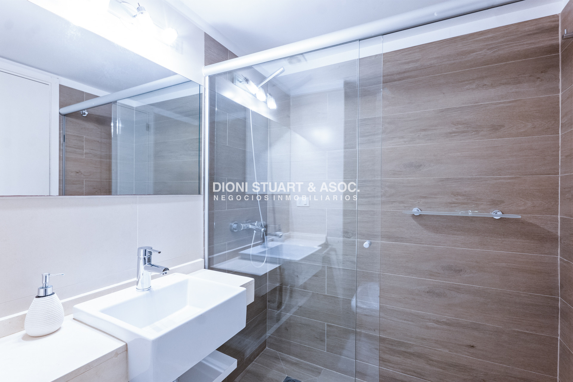 Apartamento ID.1050 - VENTA APARTAMENTO 1 DORM Y MEDIO CON PARRILLERO - EDIFICIO UNIQUE 