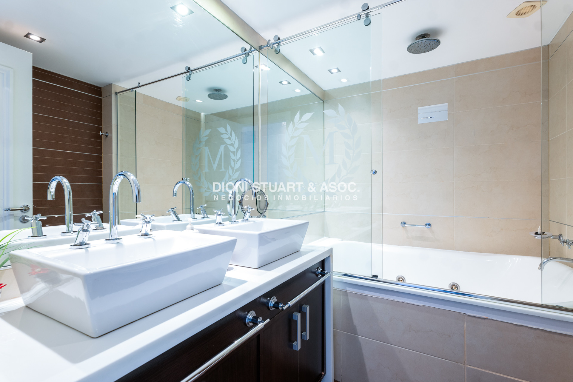 Apartamento ID.984 - IMPERIALE II ESQUINERO APARTAMENTO EN VENTA - 3 DORMITORIOS EN SUITE + DEPENDENCIA