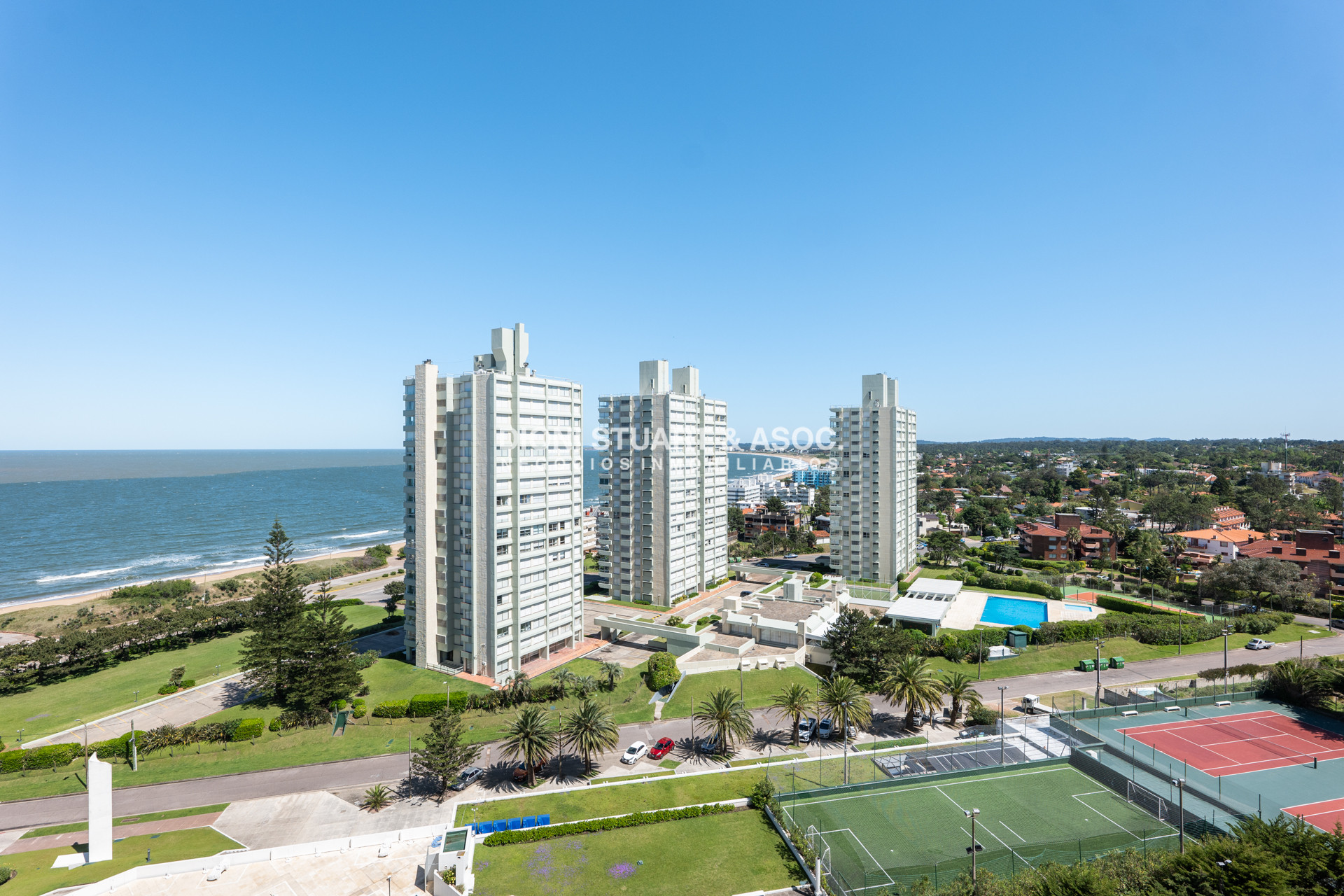 Apartamento ID.812 - Apartamento Frente al Mar en Venta - Torre Jefferson - 2 Dorm y dependencia - Complejo Lincoln Center